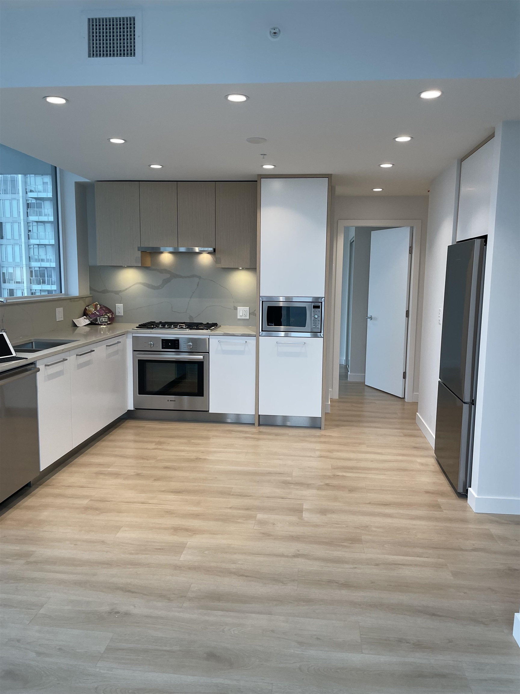 1609 567 CLARKE ROAD, R3068100, BC,