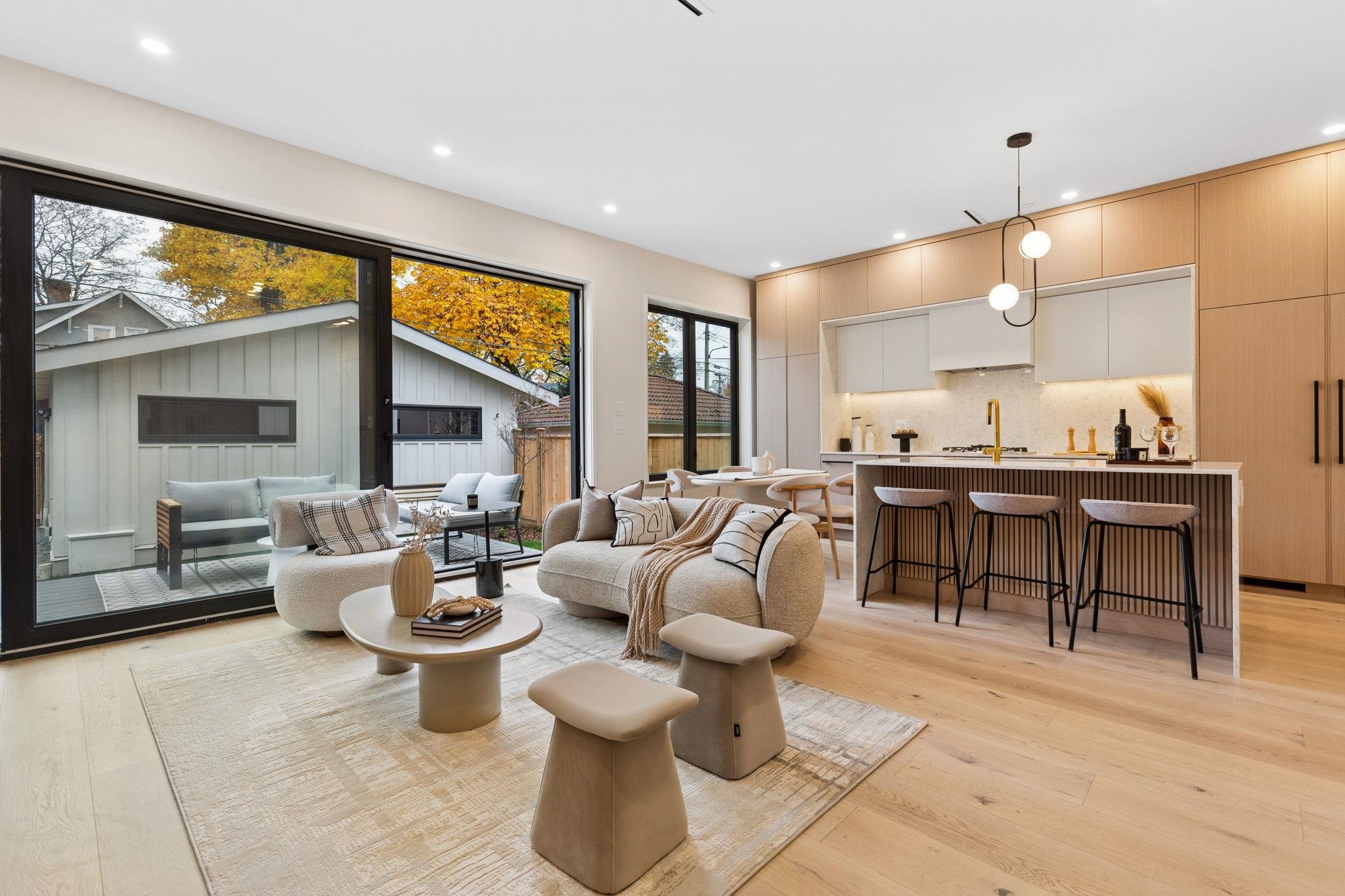 2 448 20TH AVENUE, R3068138, BC,