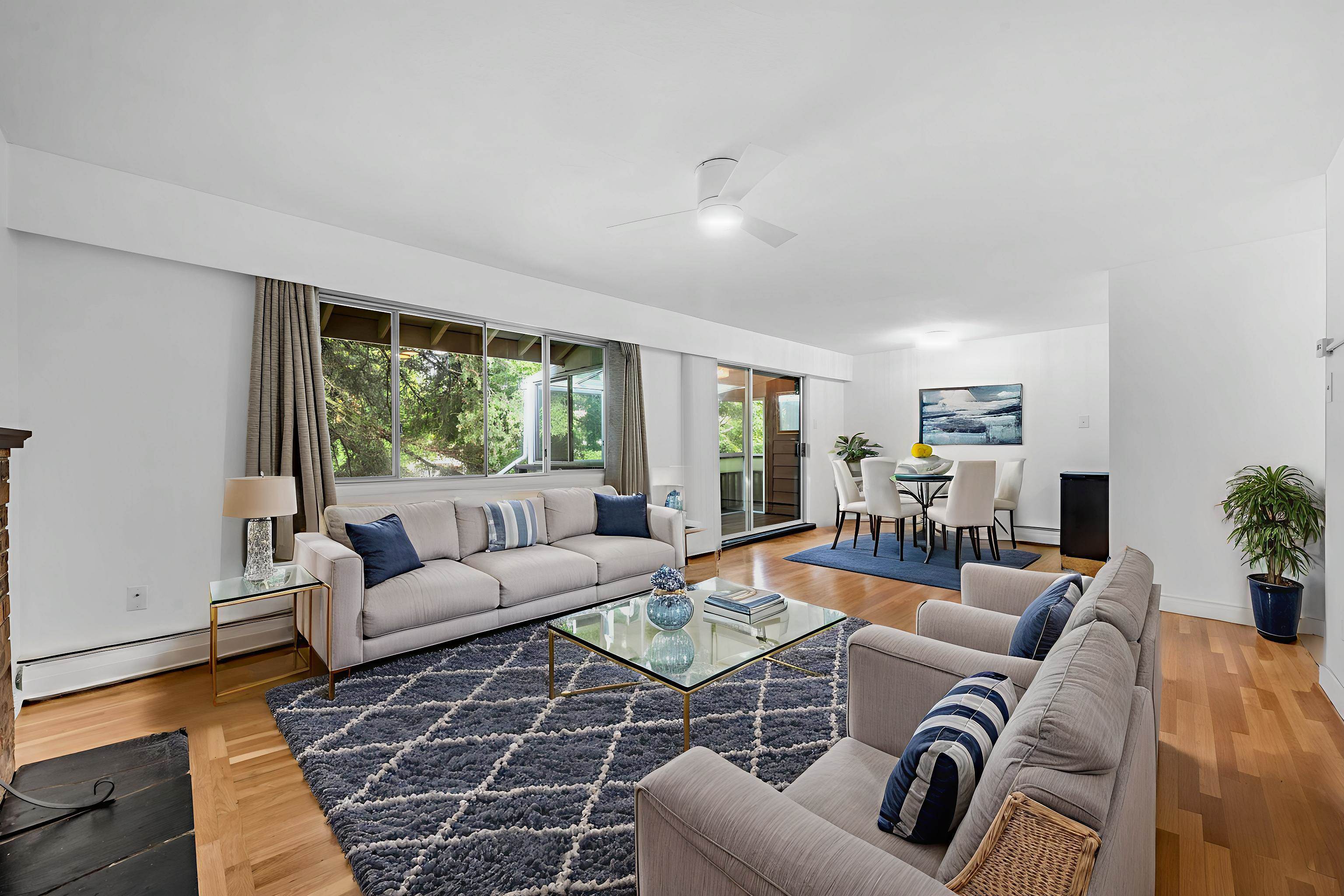 704 555 28TH STREET, R3068274, BC,