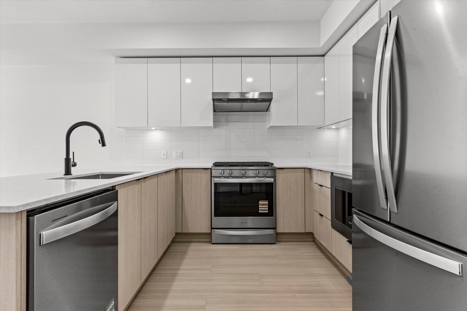 207 2277 HAWTHORNE AVENUE, R3068386, BC,