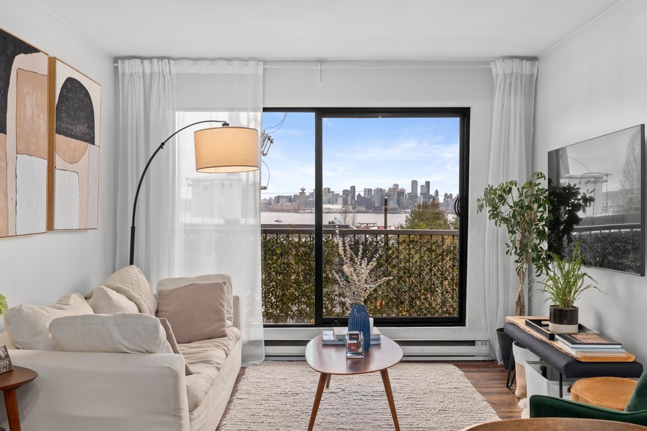 311 251 4TH STREET, R3068456, BC,