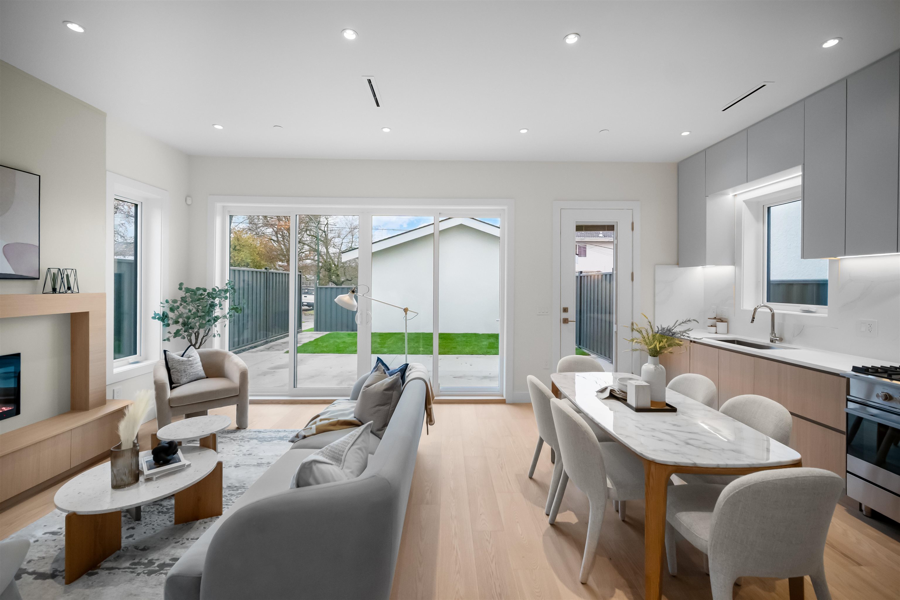 1671 E 31ST AVENUE, Vancouver BC V5N 3B2, R3068804, BC,