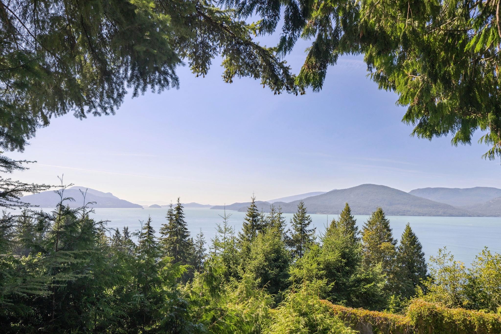 330 BAYVIEW ROAD, Lions Bay BC V0N 2E0, R3068897, BC,