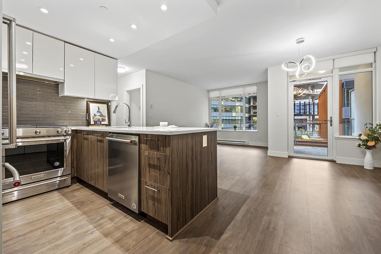 407 258 NELSON'S COURT, R3068907, BC,