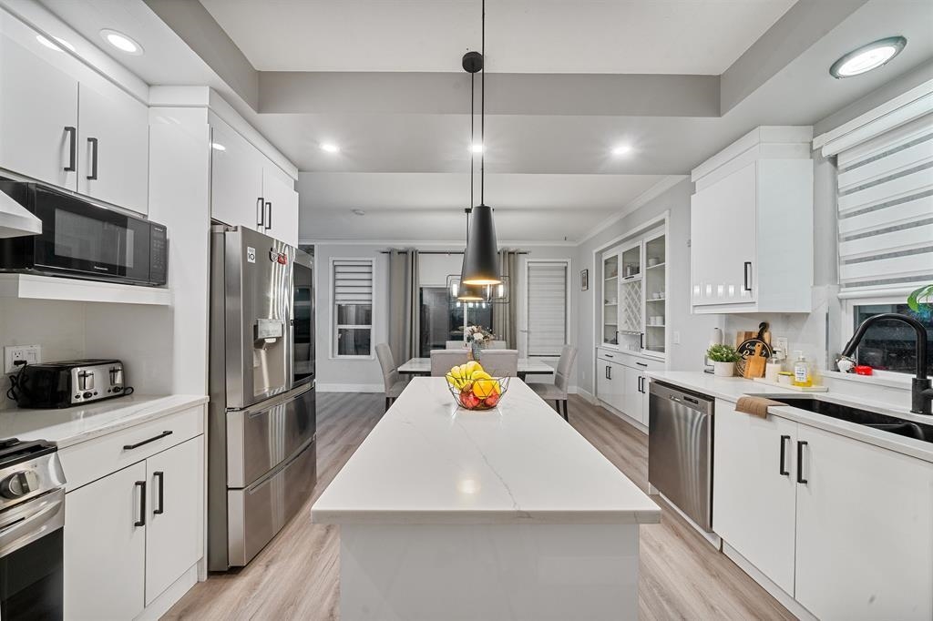 19461 62 AVENUE, Surrey BC V3S 7L4, R3068938, BC,