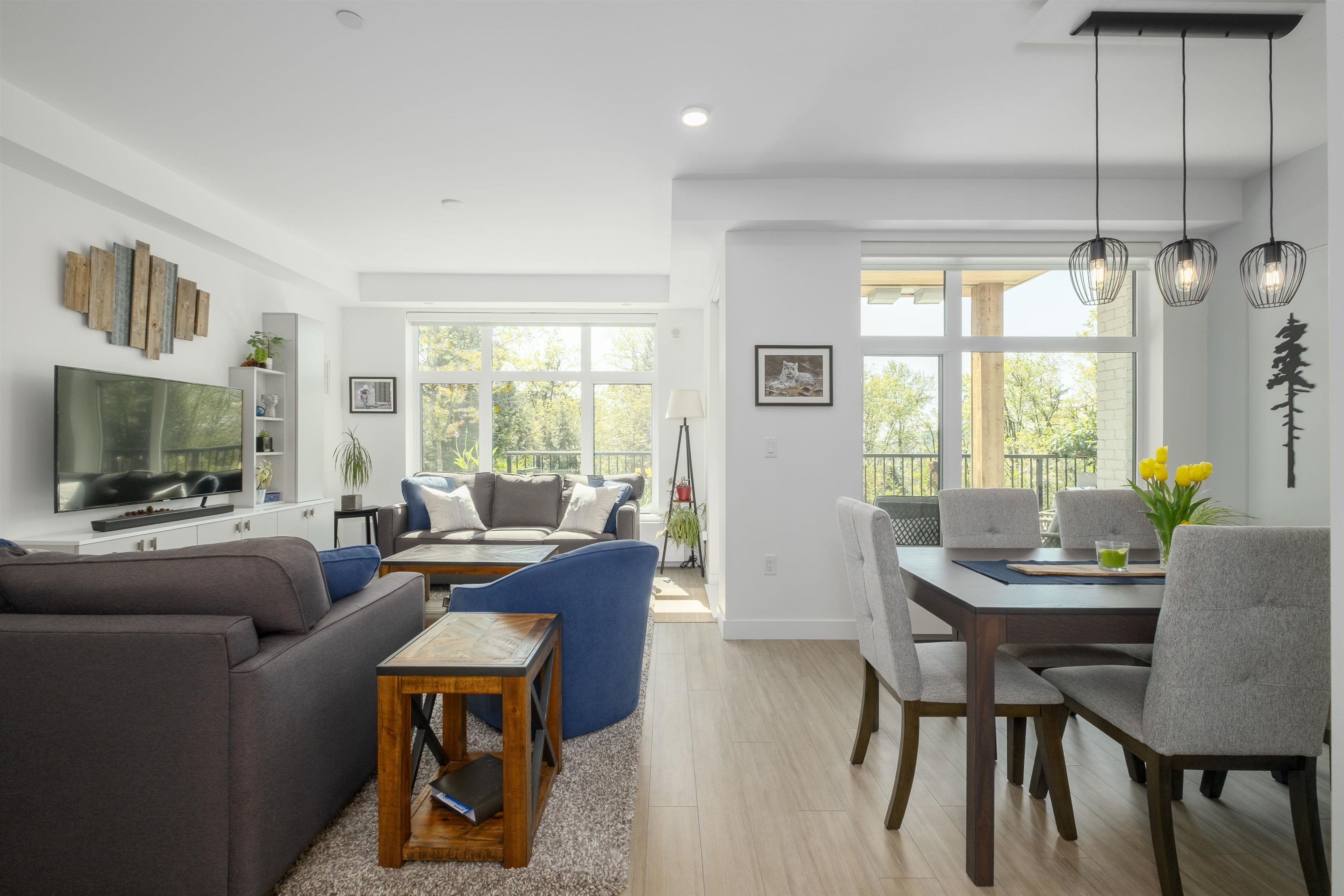 111 747 3RD STREET, R3068990, BC,