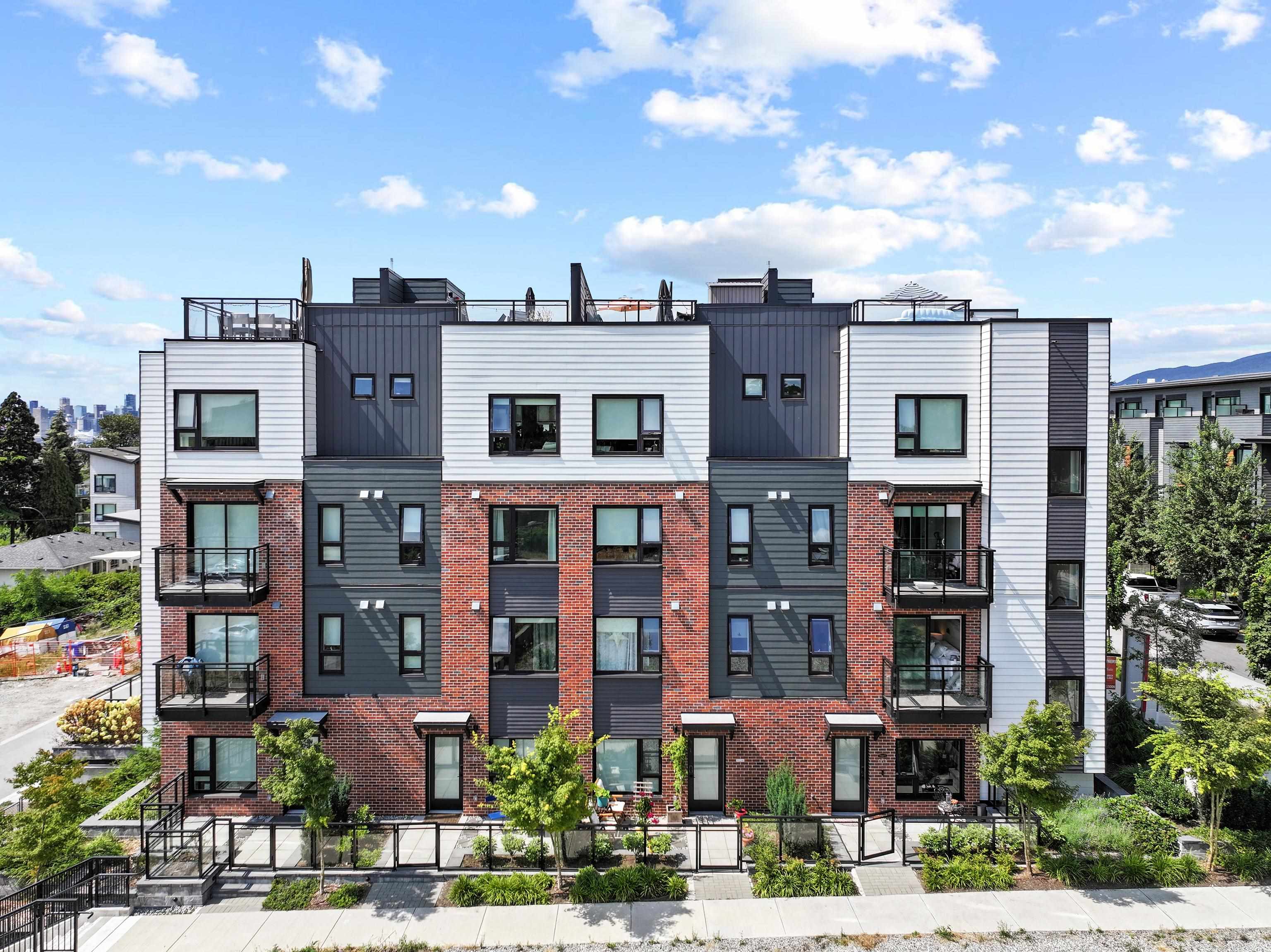 161 565 2ND STREET, R3069051, BC,