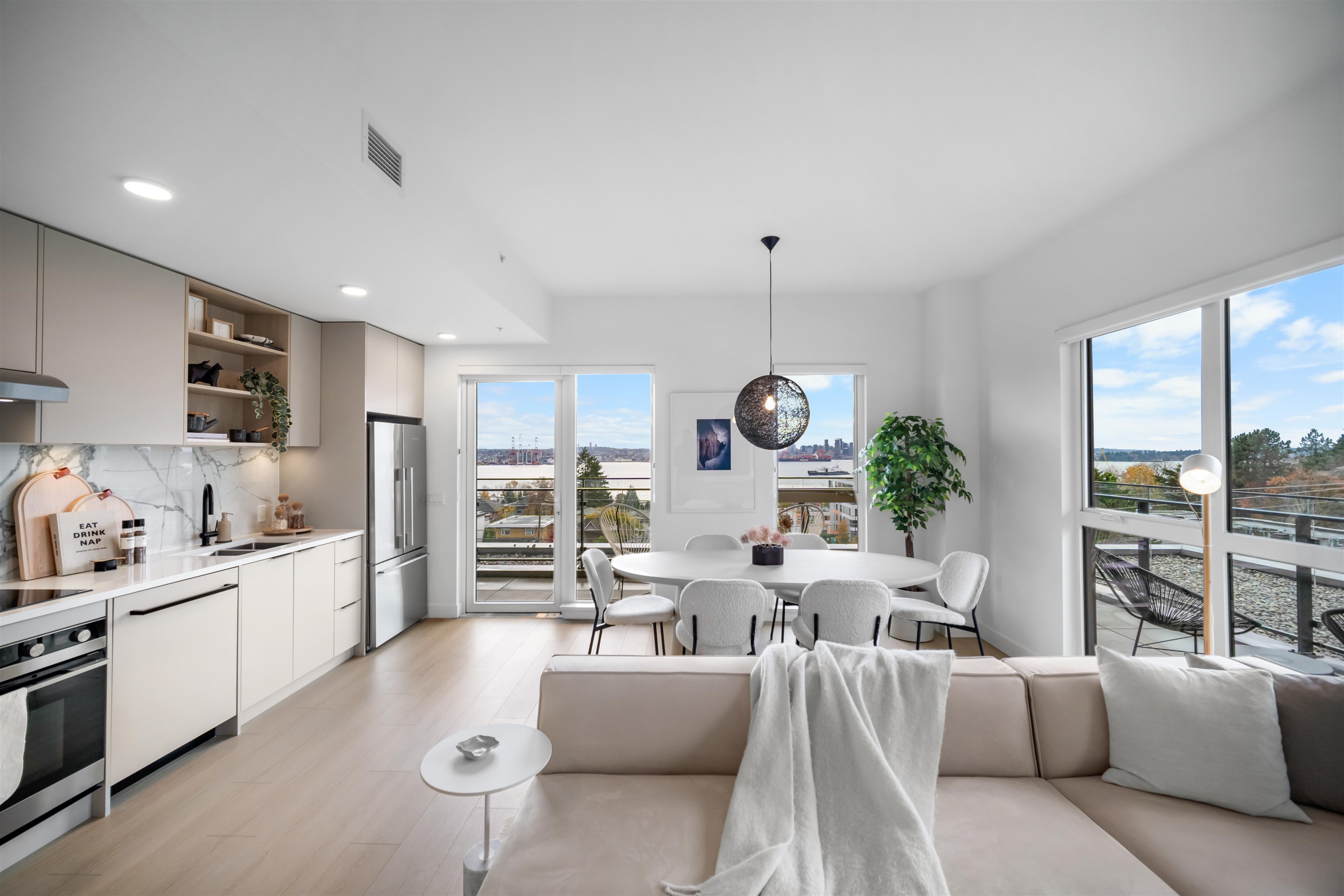 501 422 3RD STREET, R3069141, BC,