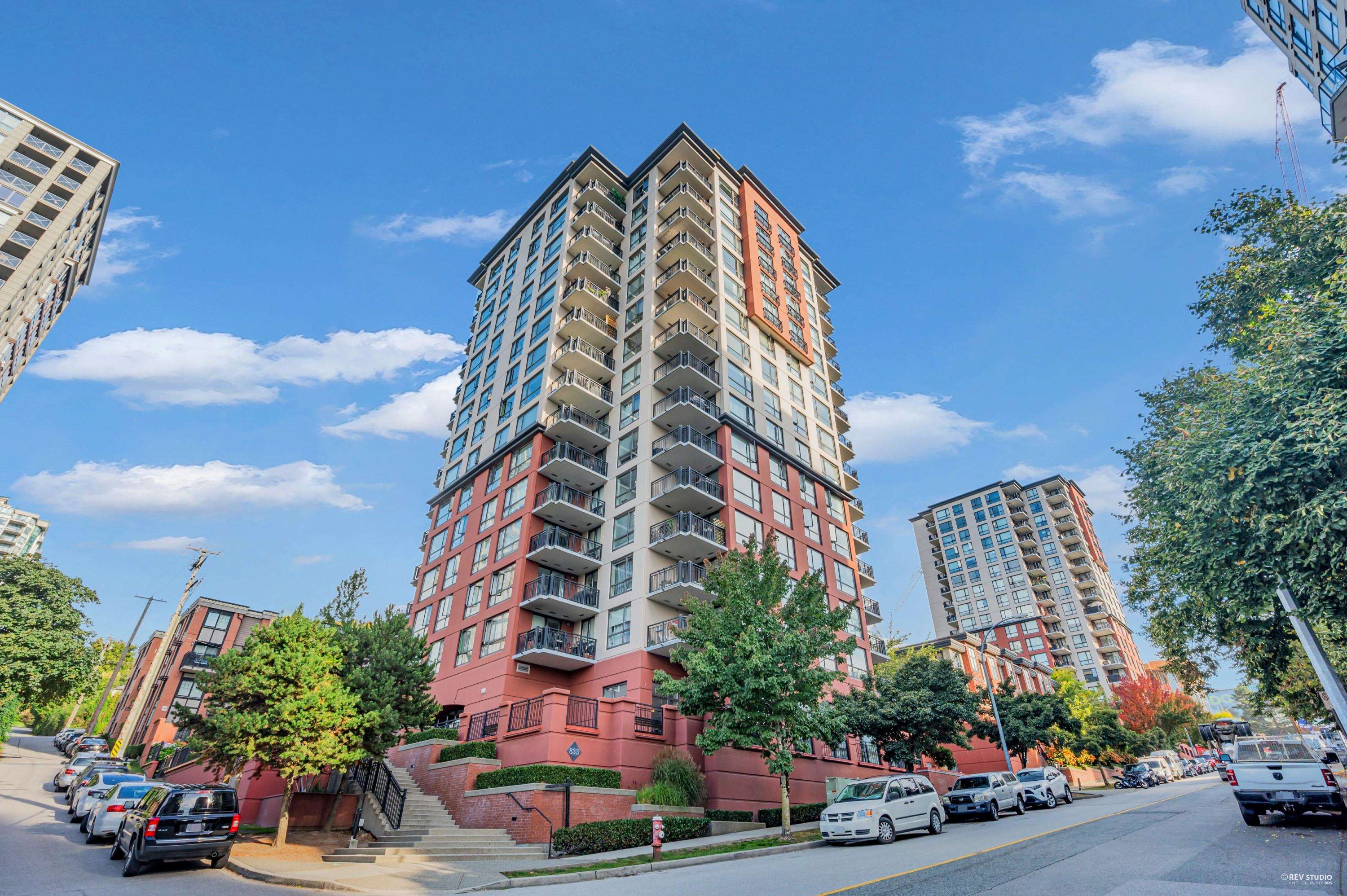 304 833 AGNES STREET, R3069385, BC,