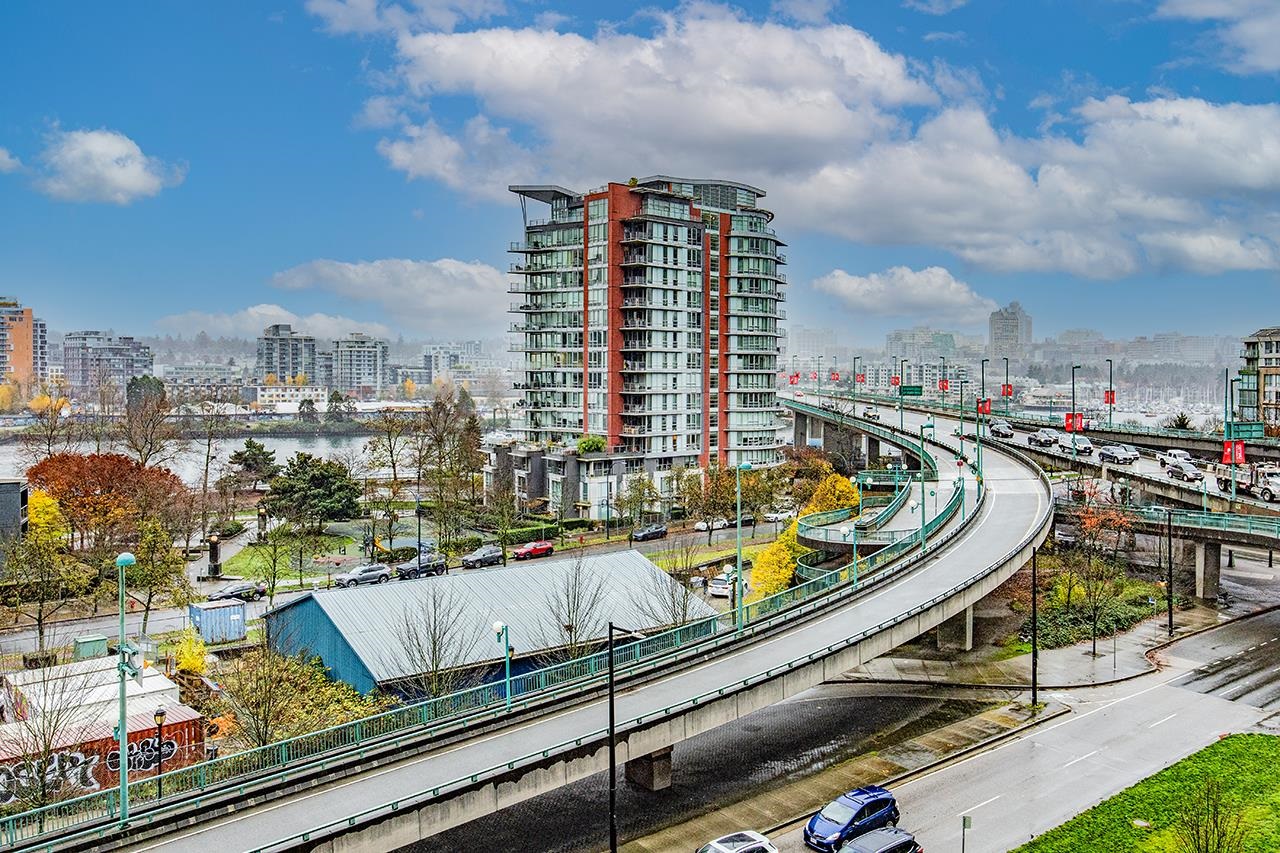 758 38 SMITHE STREET, R3069531, BC,