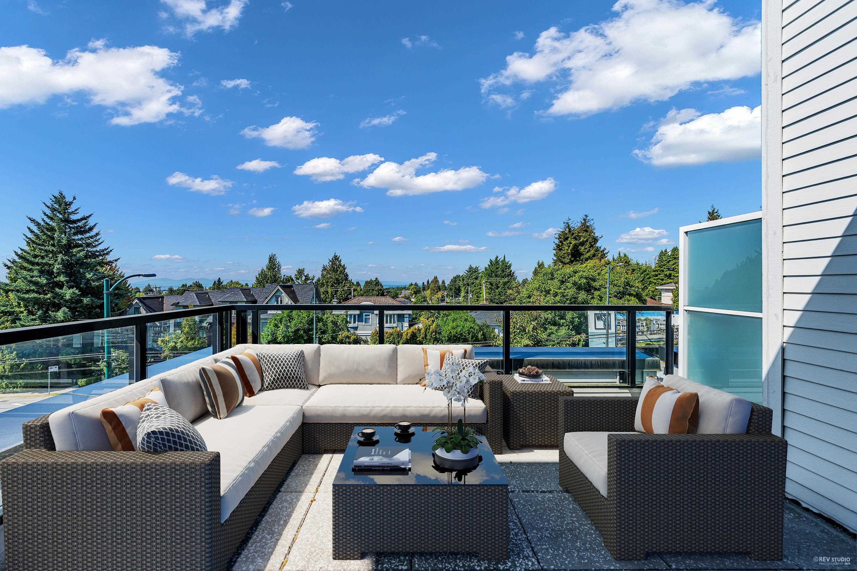 MLS® listing #R3069702 for sale located at 7478 GRANVILLE STREET, Vancouver BC V6P 0G1