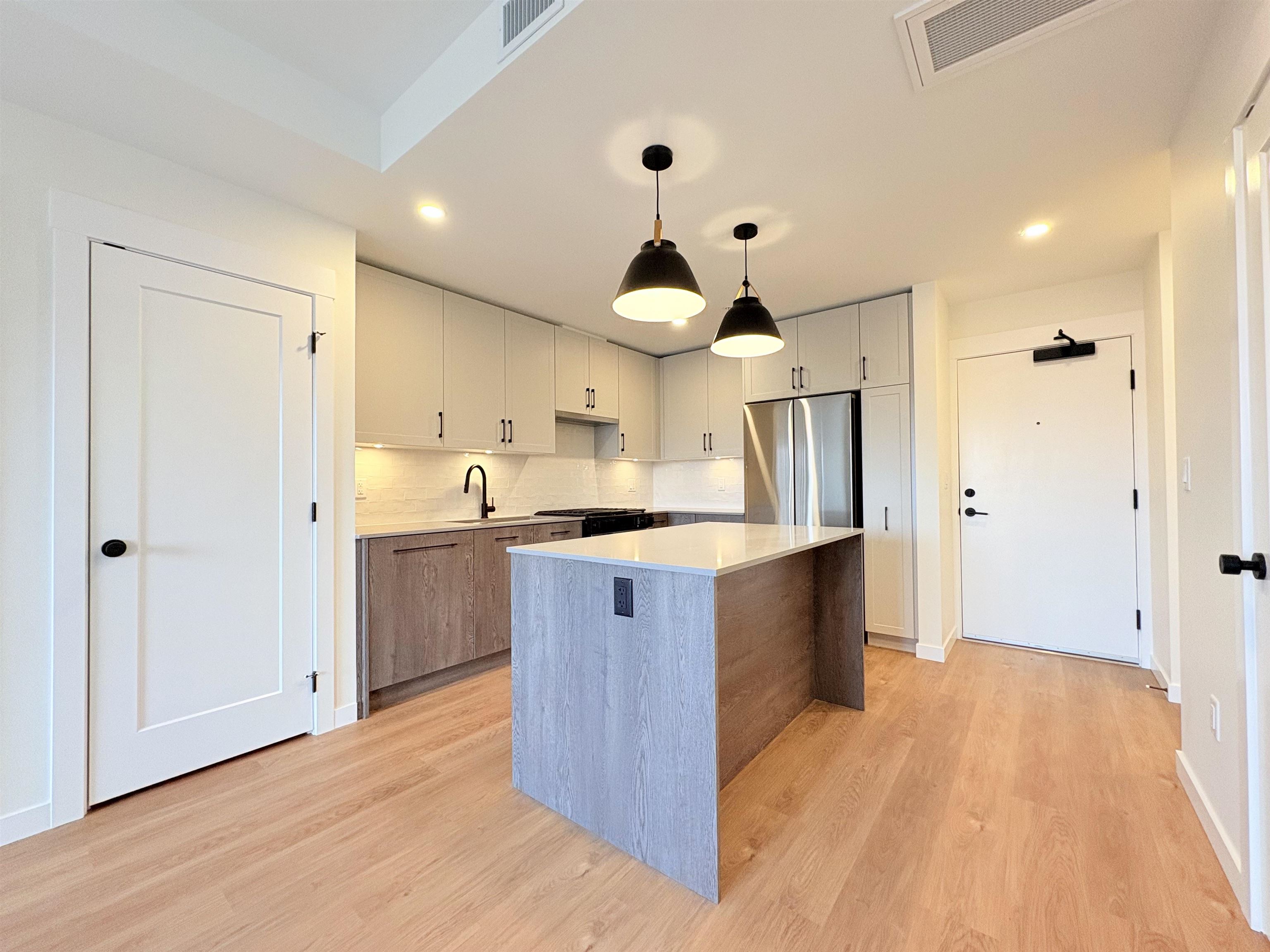 203 27215 ALDERGROVE TOWN CENTRE DRIVE, R3069727, BC,