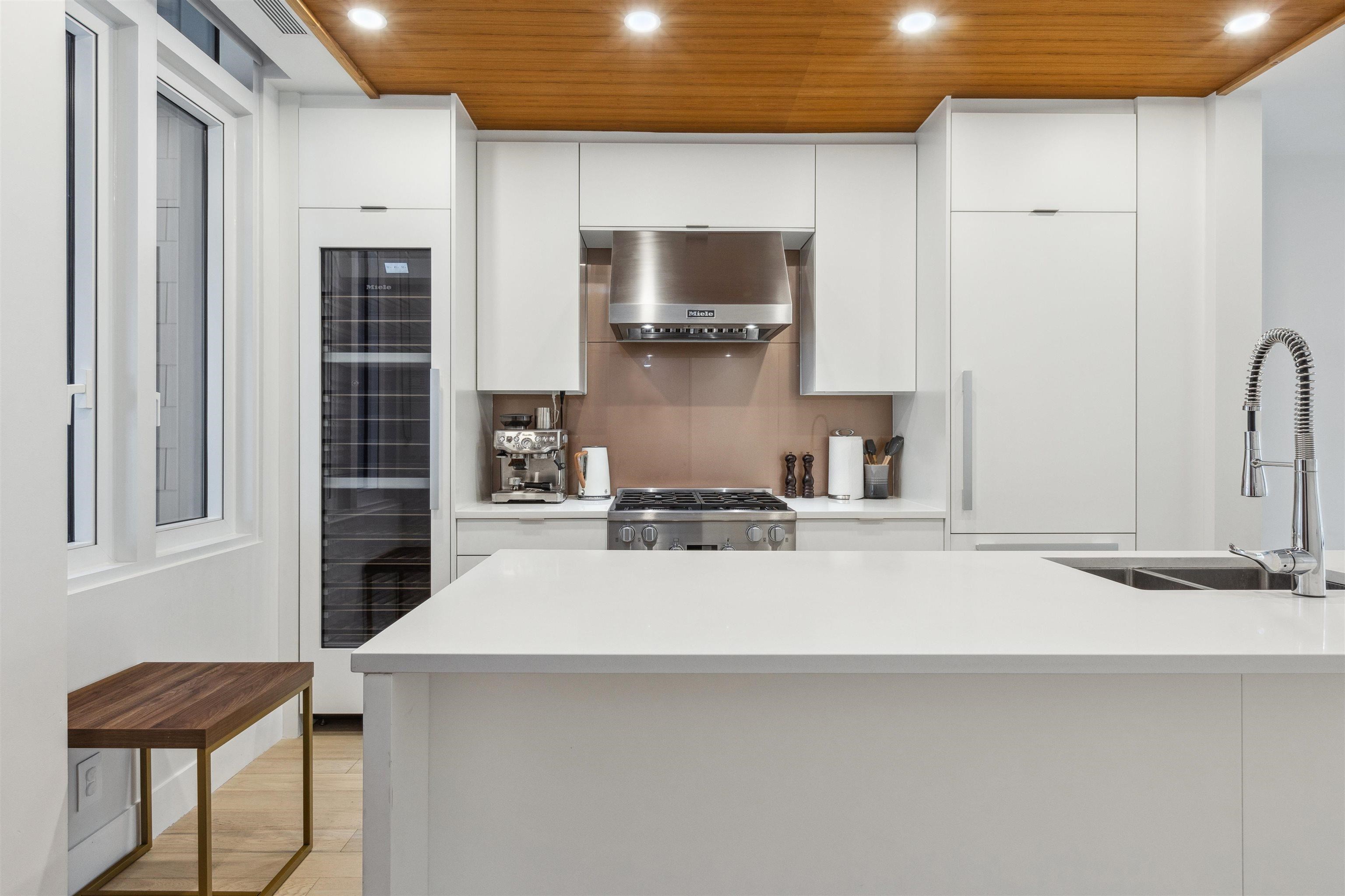 202 6691 NELSON AVENUE, R3069749, BC,