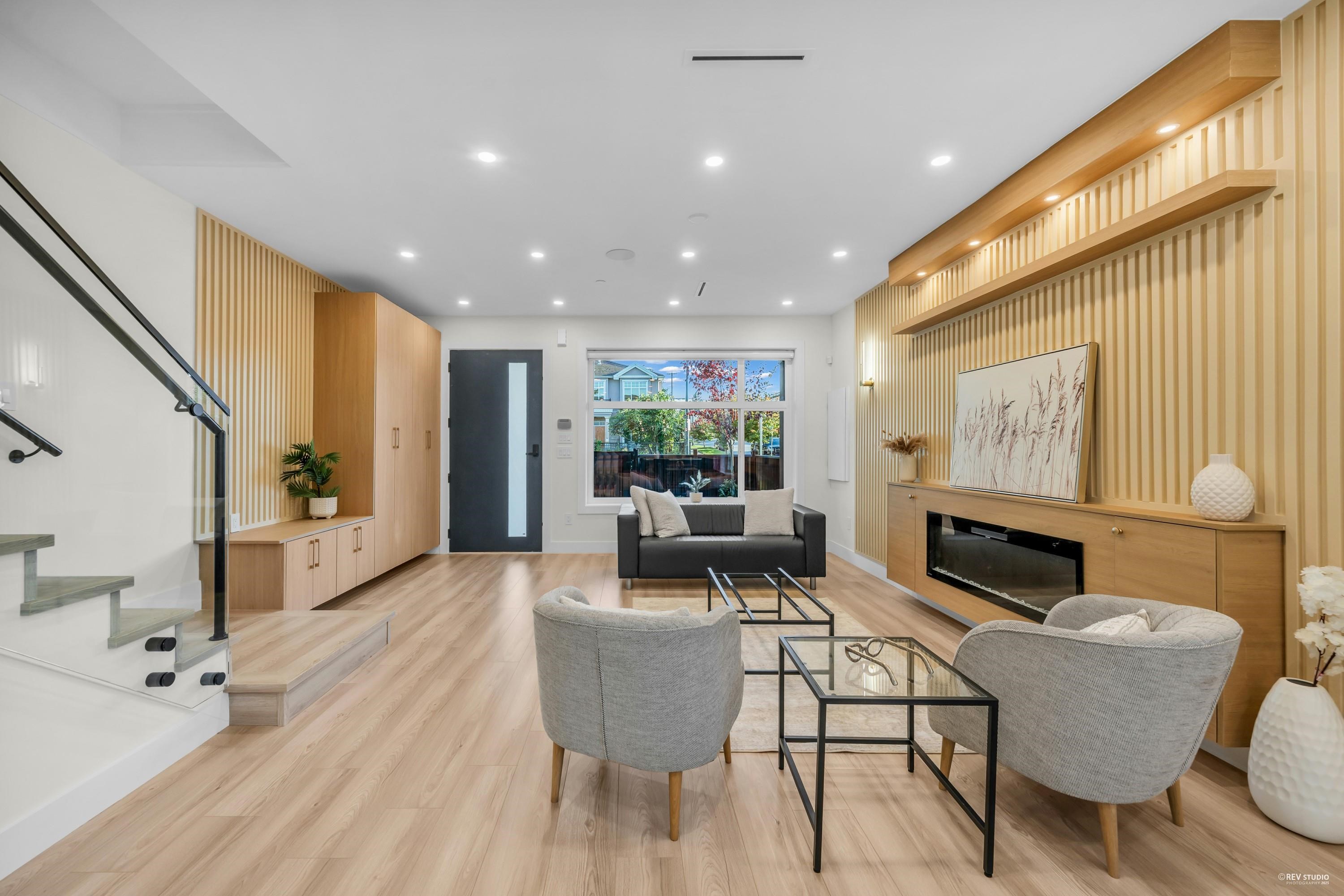 1 2705 3RD AVENUE, R3069785, BC,