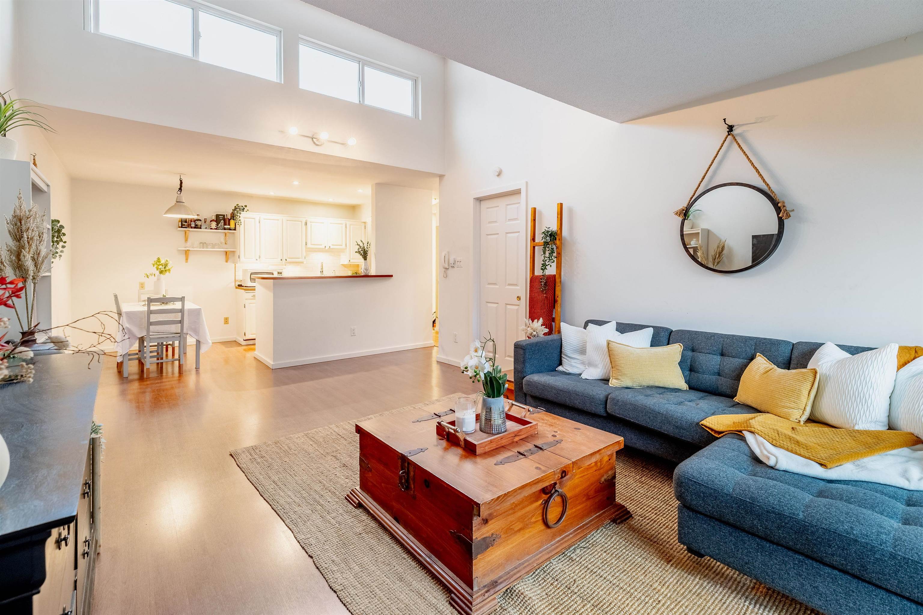 319 206 15TH STREET, R3069861, BC,