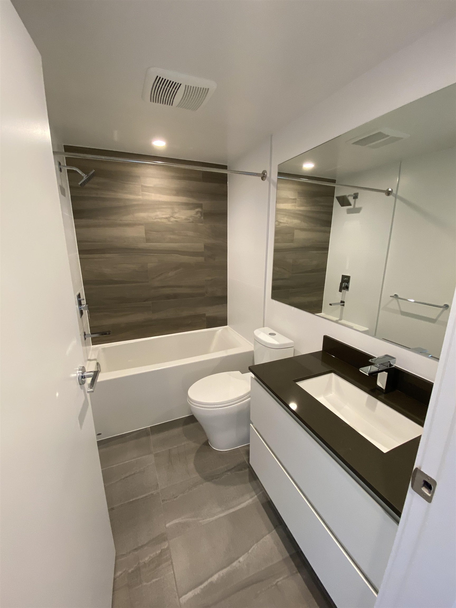 13615 FRASER, Surrey BC V5X 3Y3, R3069897, BC,