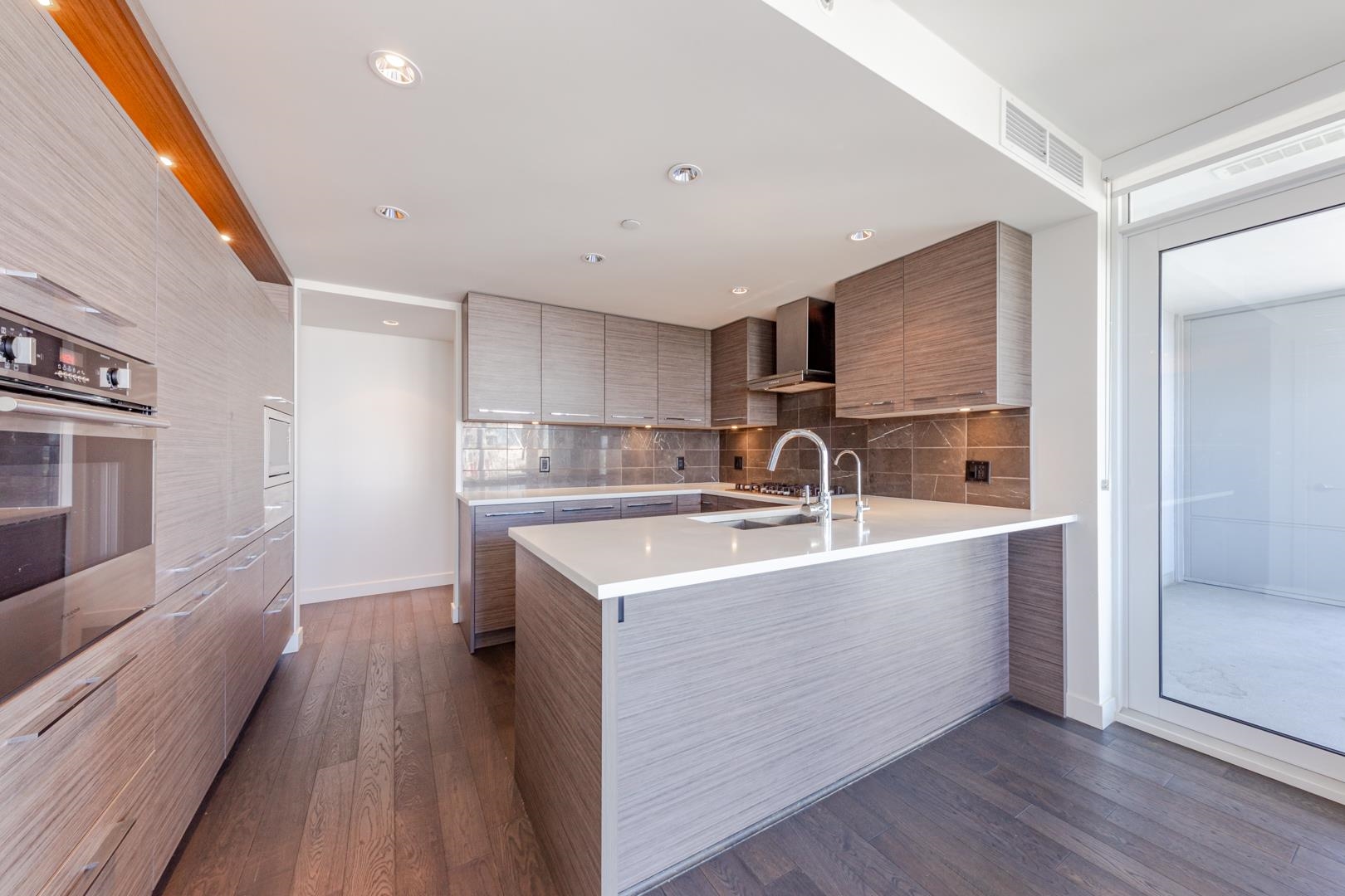 902 7468 LANSDOWNE ROAD, R3069901, BC,