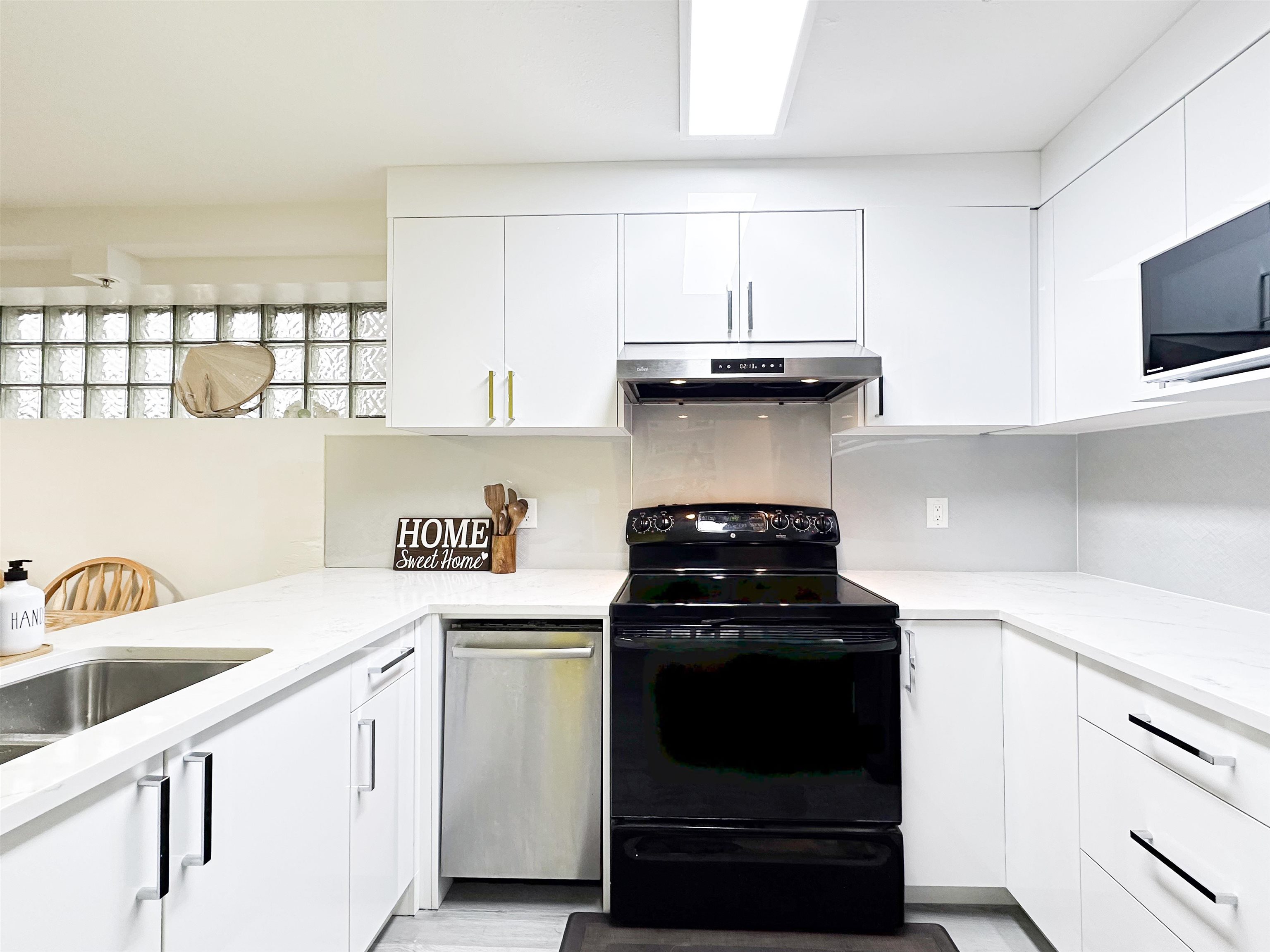 211 22356 MCINTOSH AVENUE, R3069958, BC,