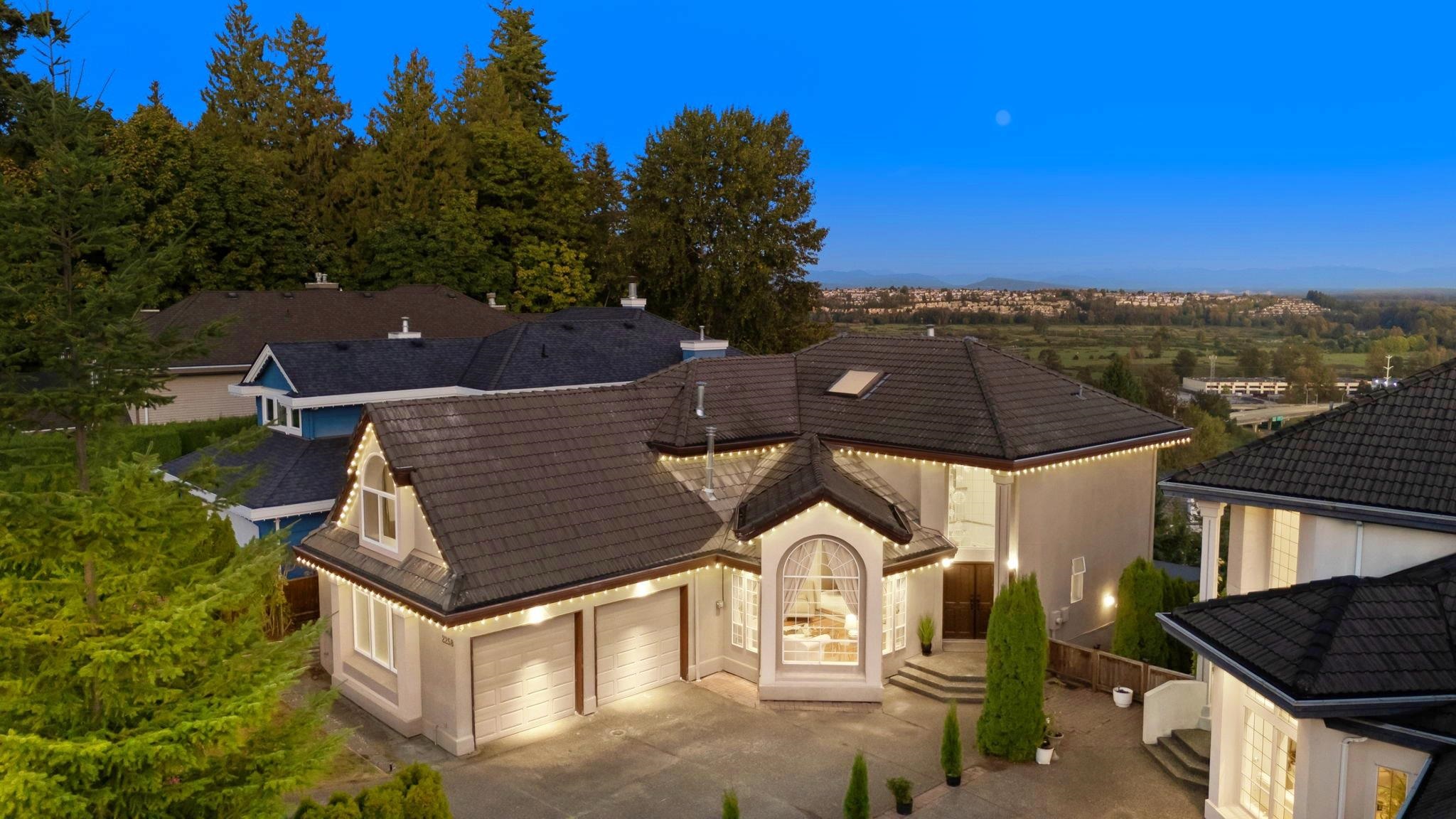 2258 SORRENTO DRIVE, Coquitlam BC V3K 6P4, R3070195, BC,