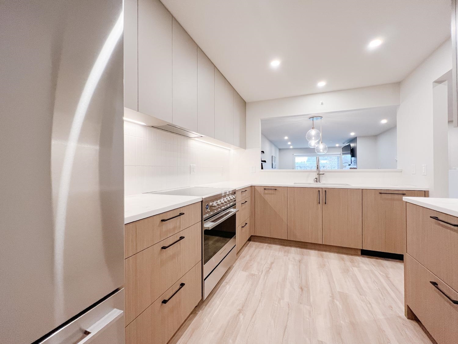 403 1050 BOWRON COURT, R3070226, BC,