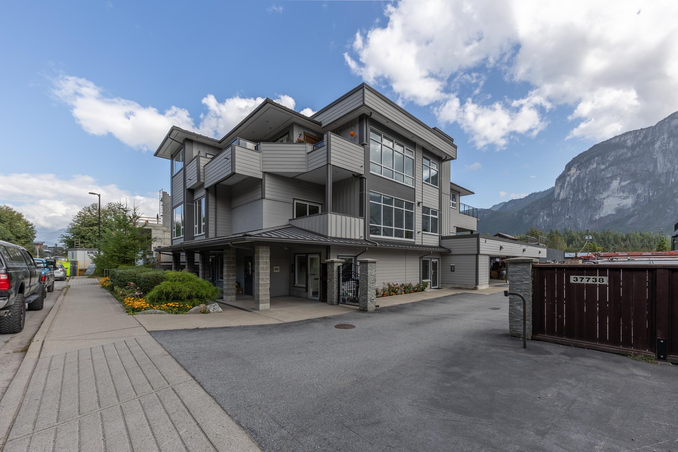 37738 THIRD AVENUE, Squamish BC V8B 0A2, R3070413, BC,