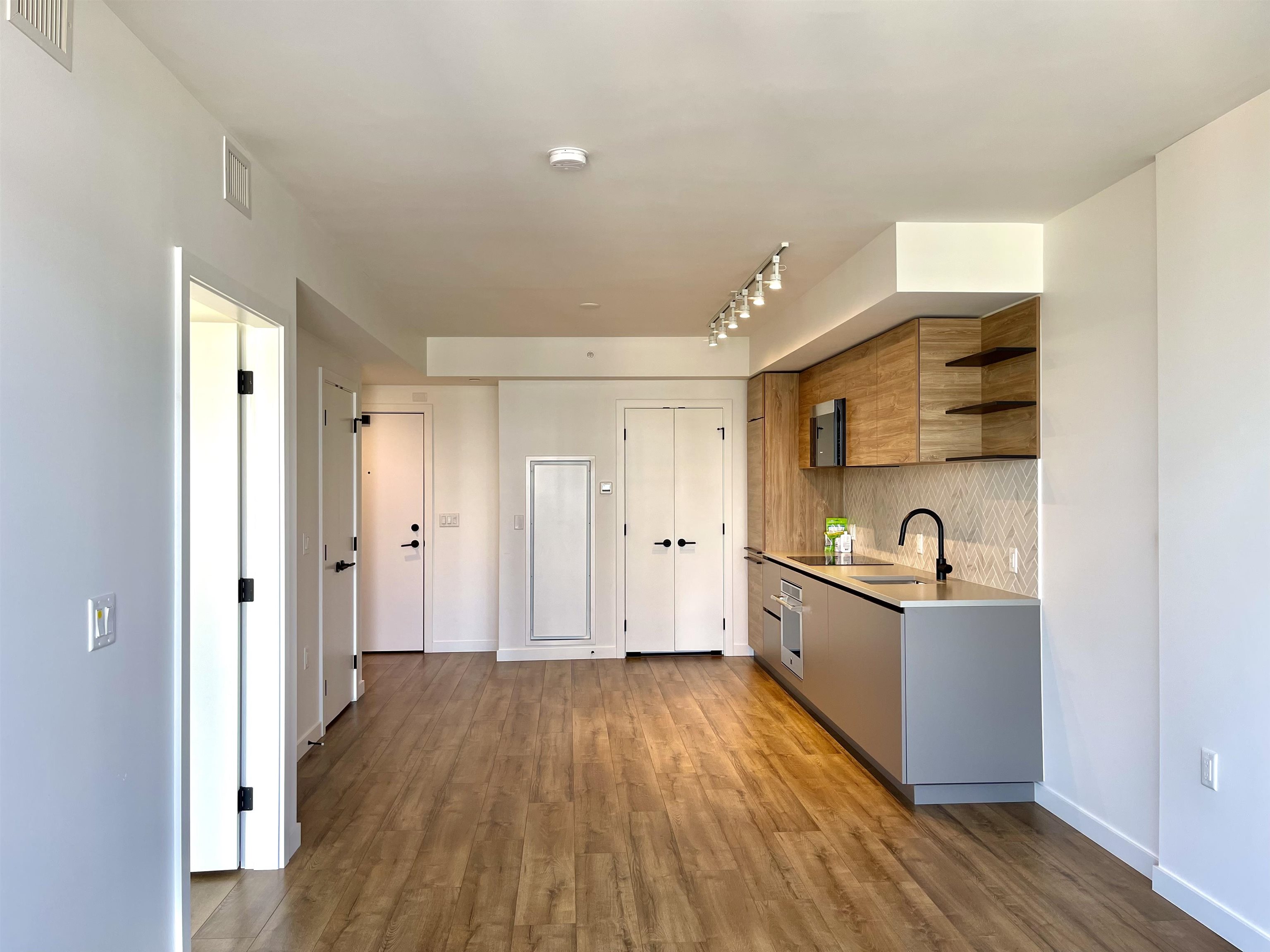 1707 10448 UNIVERSITY DRIVE, R3070429, BC,