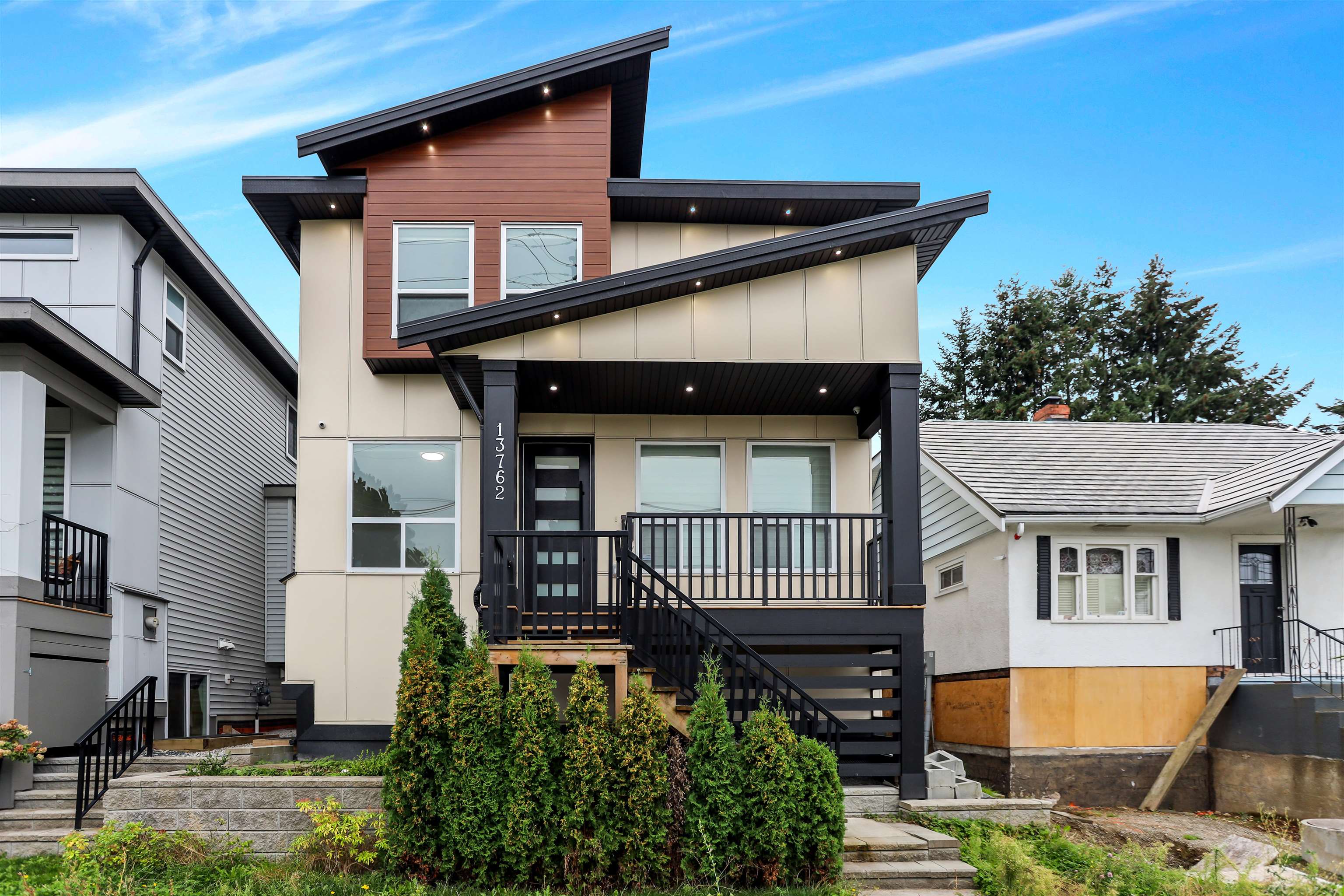 13762 112 AVENUE, Surrey BC V3R 2G3, R3070668, BC,