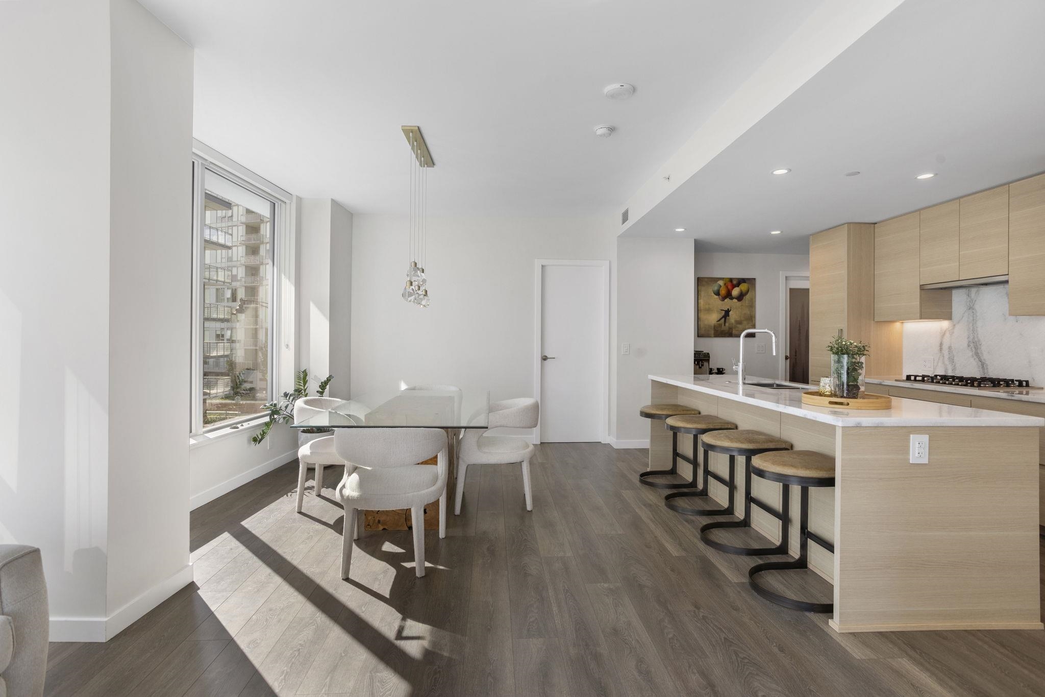 302 305 MORRISSEY ROAD, R3070794, BC,