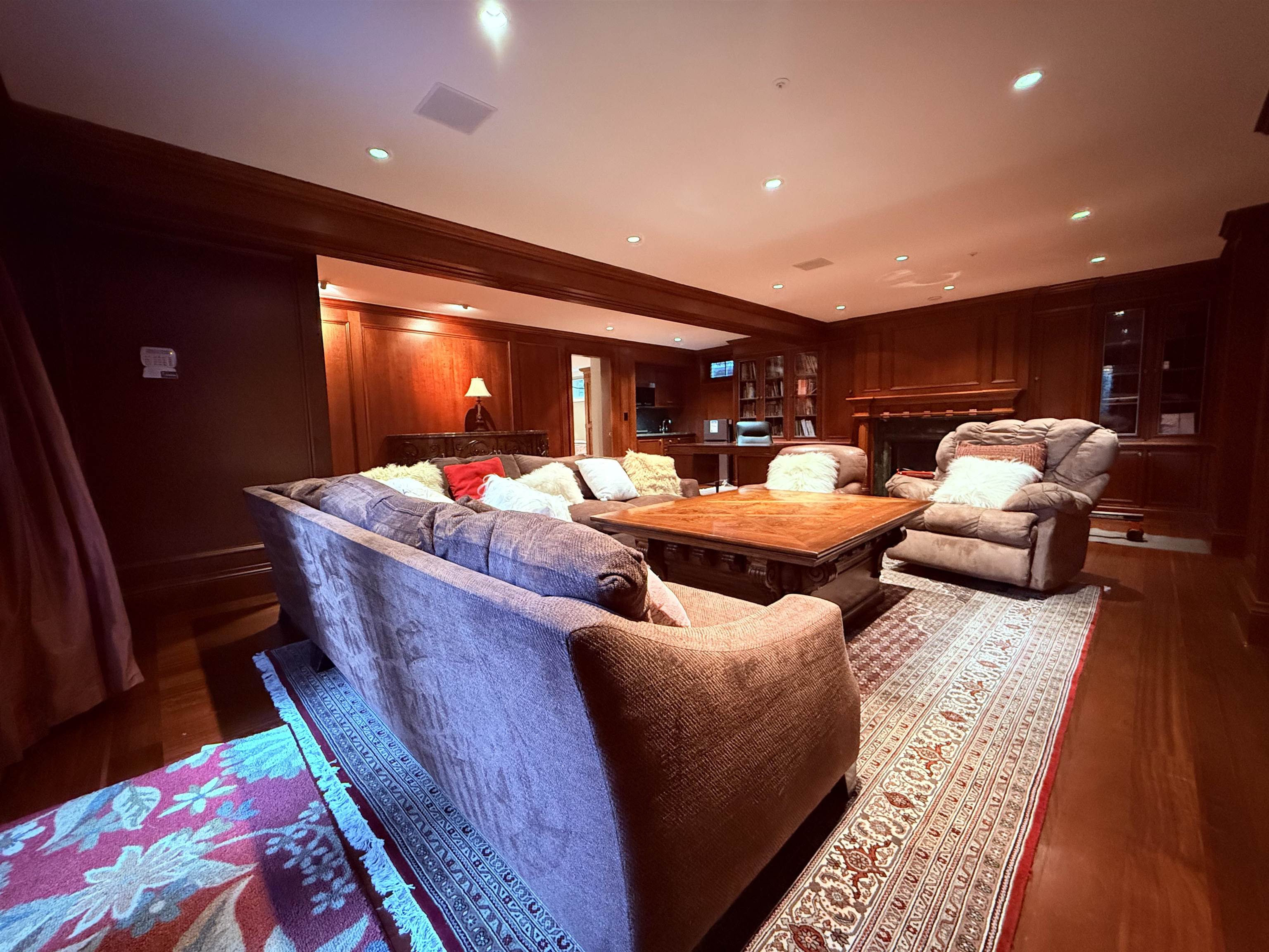 2 3637 PINE CRESCENT, R3070828, BC,