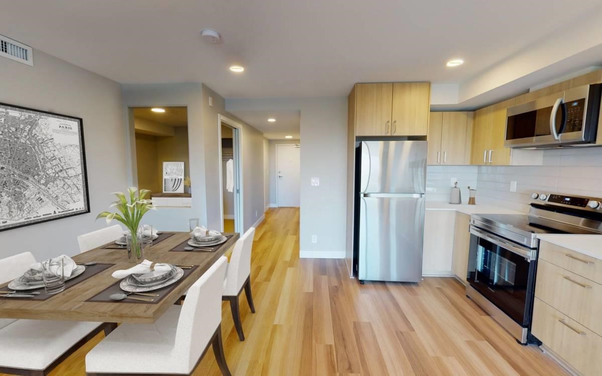 301 408 EAST COLUMBIA, R3070838, BC,