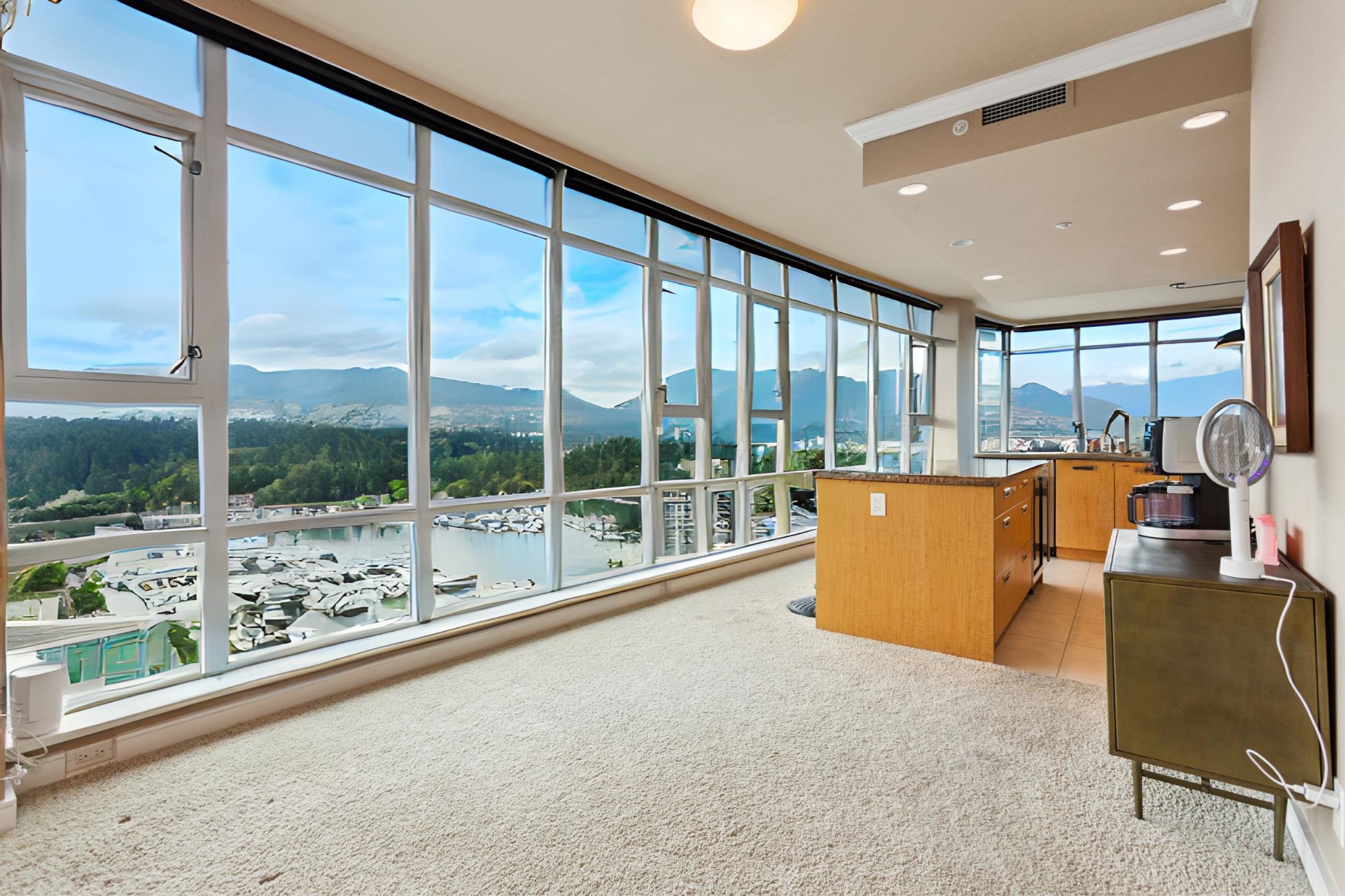 PH2501 1616 BAYSHORE DRIVE, R3070846, BC,