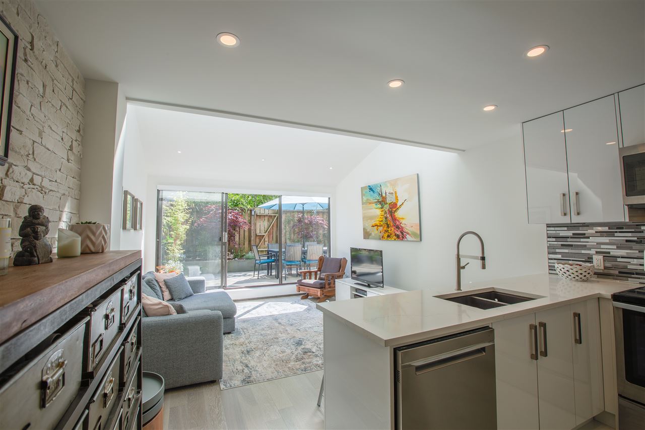 106 1745 ESQUIMALT AVENUE, R3070876, BC,