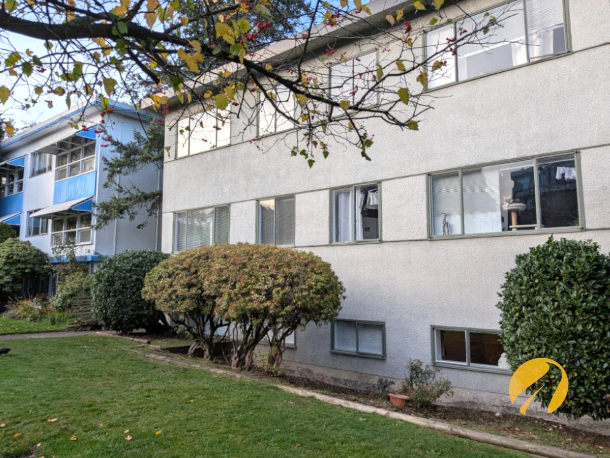 4 2435 2ND AVENUE, R3070907, BC,