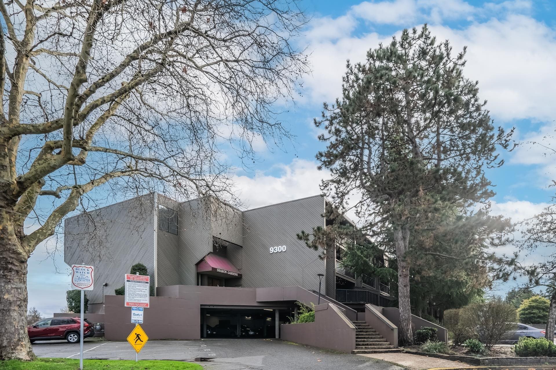 214 9300 GLENACRES DRIVE, R3070916, BC,