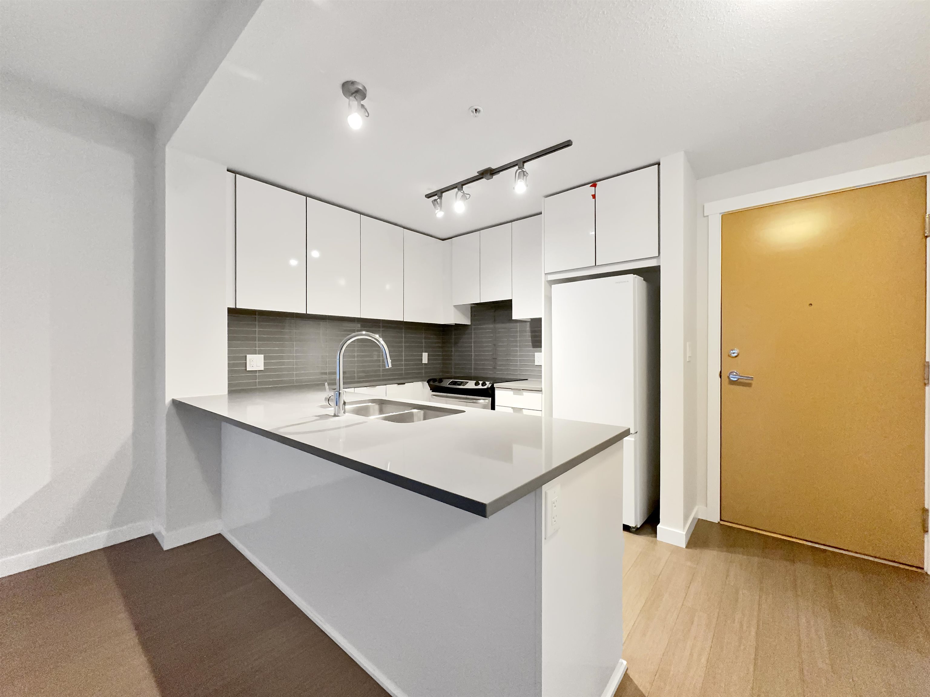 4xx 9168 SLOPES MEWS, R3071115, BC,