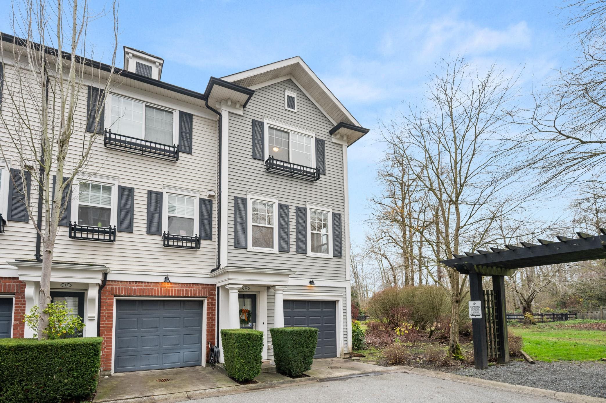 MLS® listing #R3071371 for sale located at 16 18983 72A AVENUE