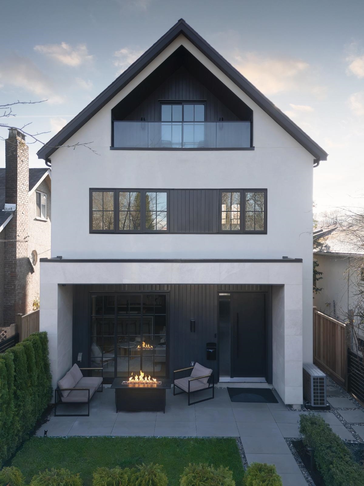 1 240 37TH AVENUE, R3071381, BC,