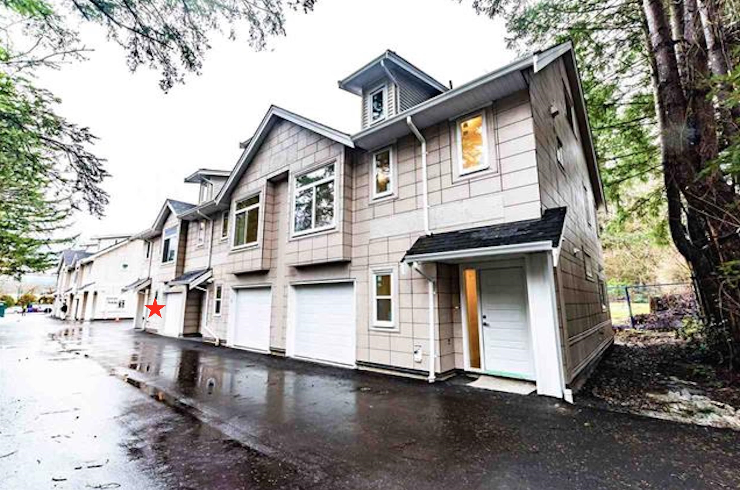 MLS® listing #R3071427 for sale located at 3 548 PARK STREET