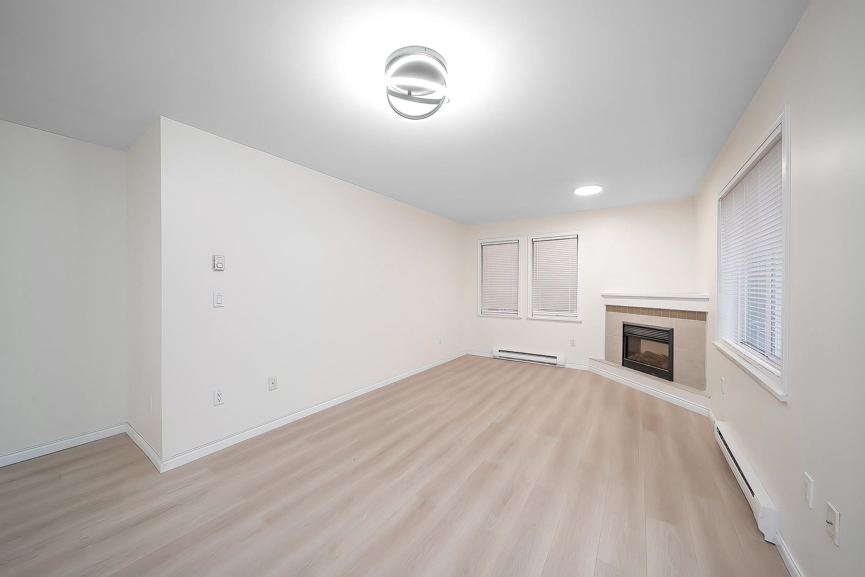 03 7128 17TH AVENUE, R3071582, BC,