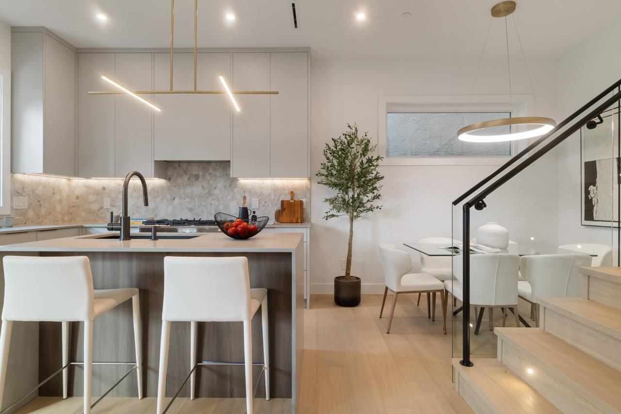 2 2680 5TH AVENUE, R3071590, BC,