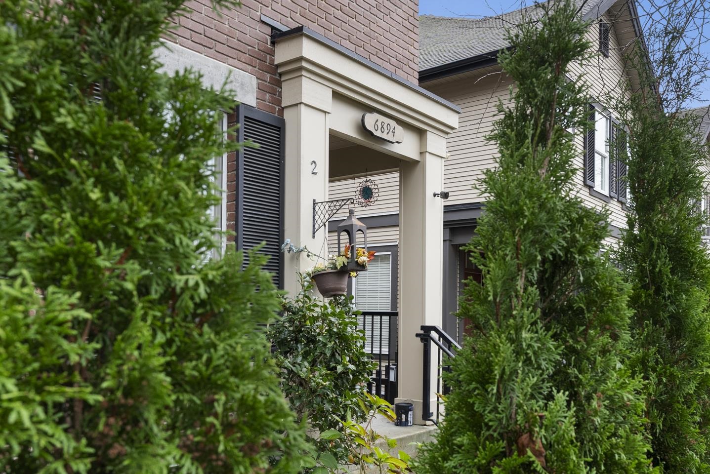 2 6894 208 STREET, R3071693, BC,