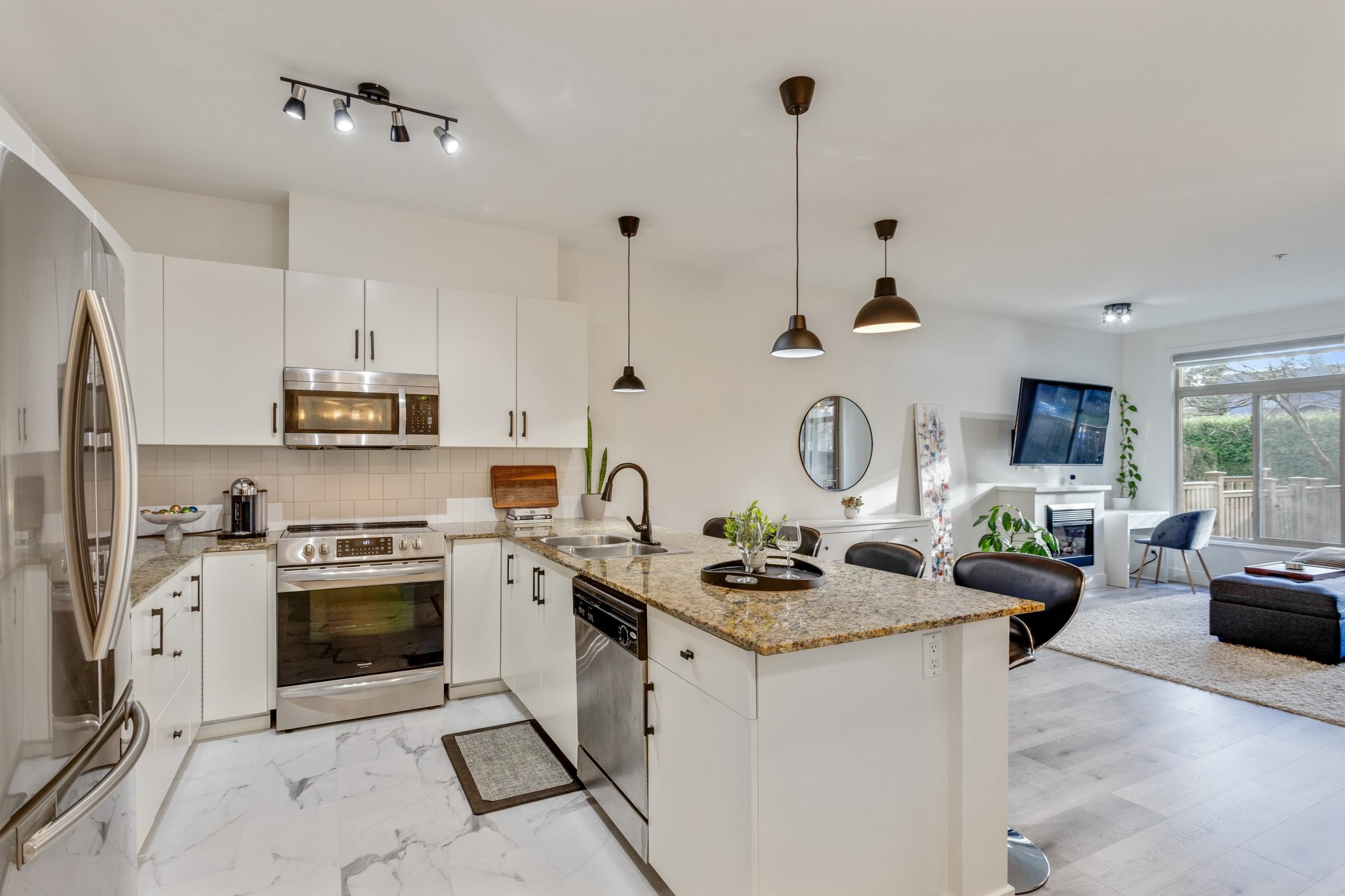 102 15385 101A AVENUE, R3071763, BC,