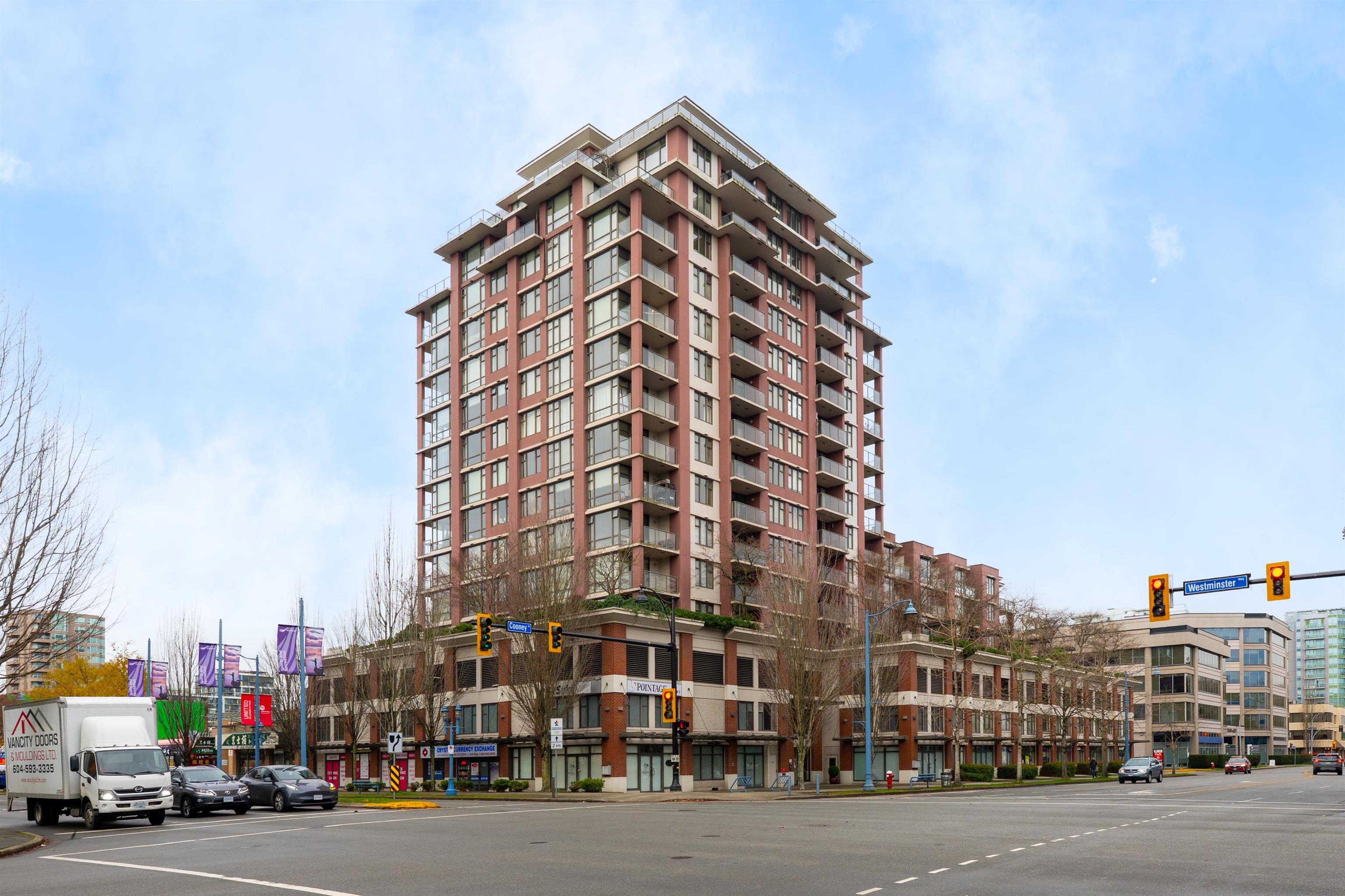 704 5933 COONEY ROAD, R3072149, BC,