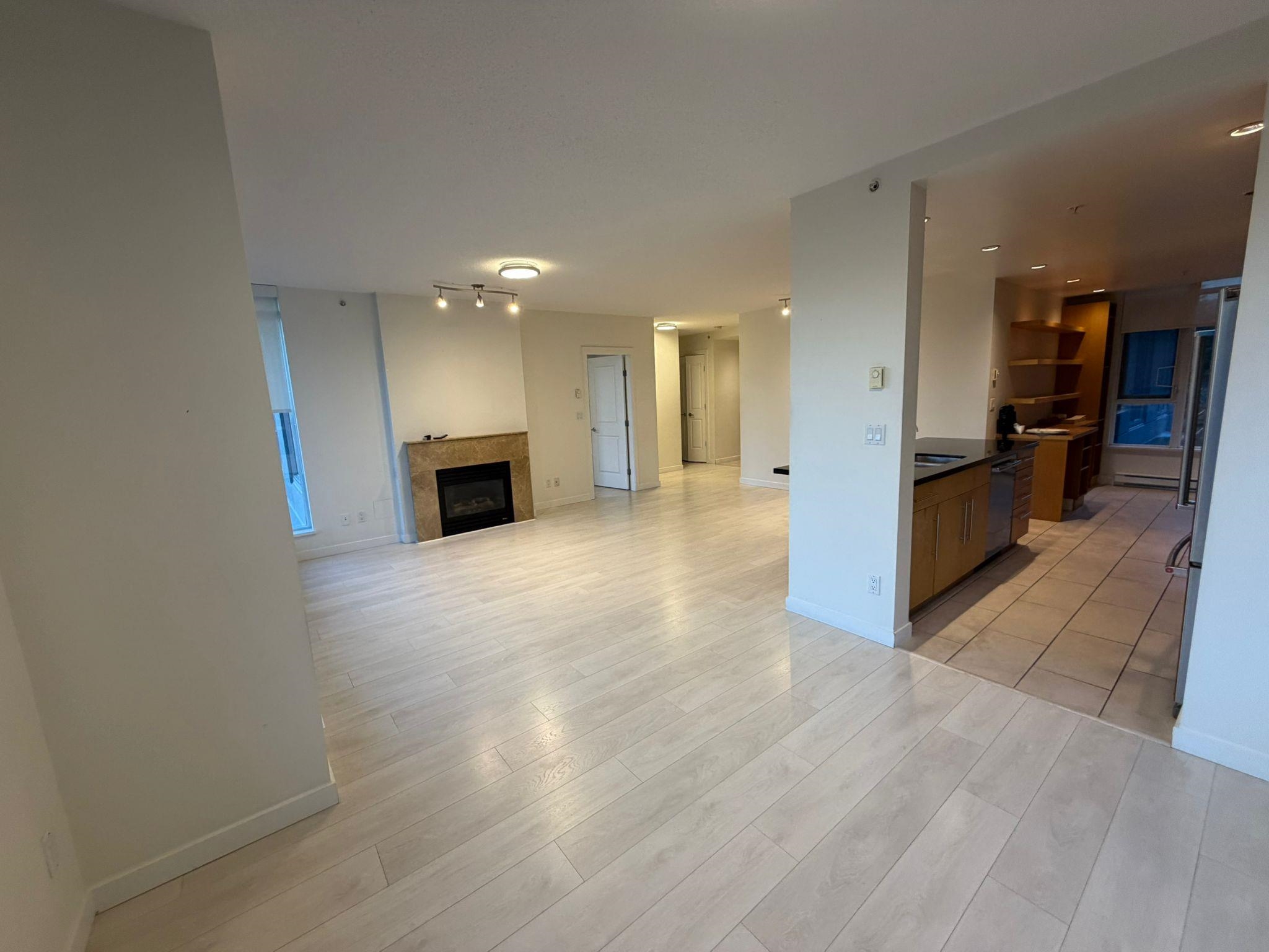 302 2688 WEST MALL, R3072170, BC,