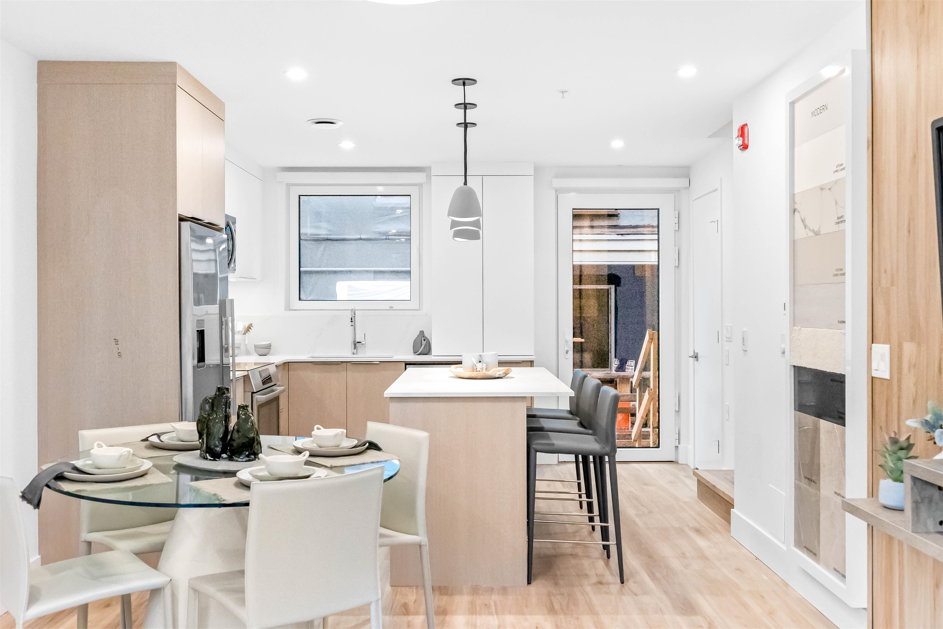 315 2250 1ST AVENUE, R3072262, BC,