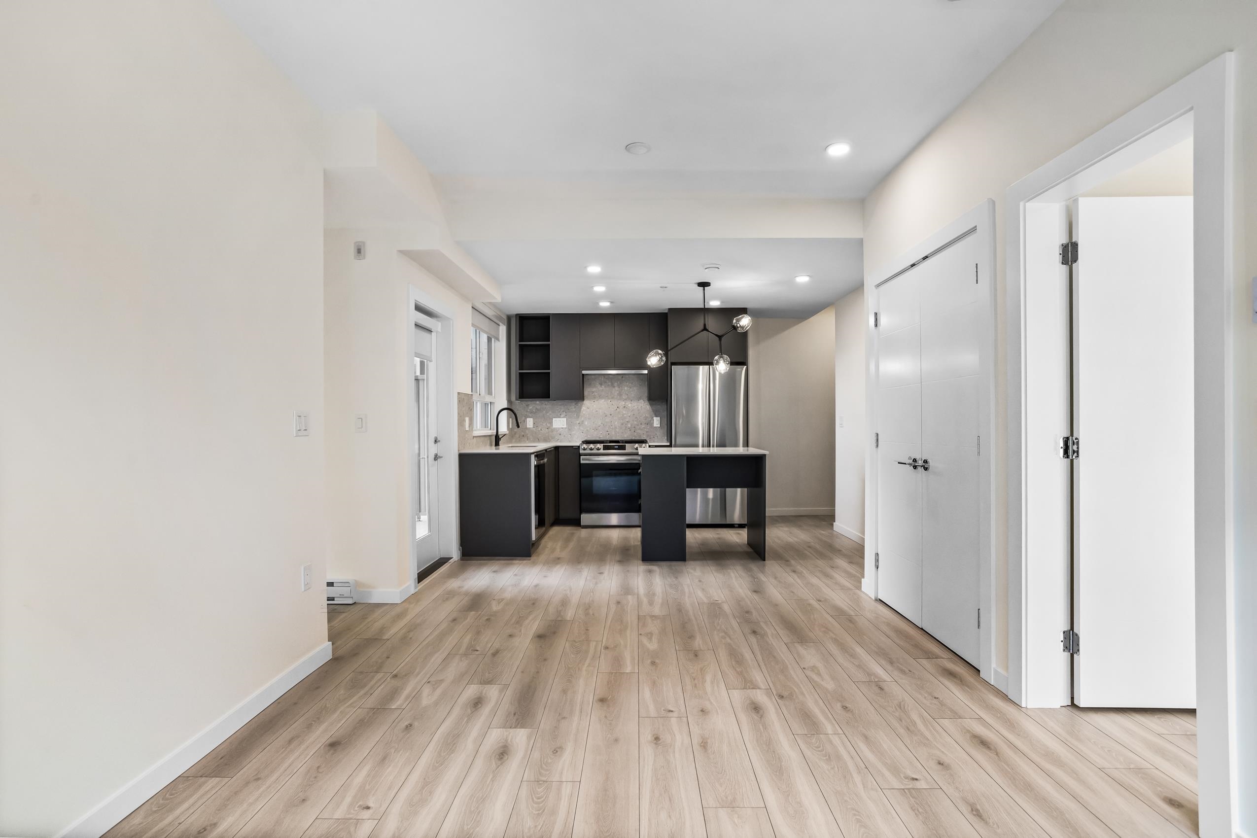 301 7920 206 STREET, R3072300, BC,