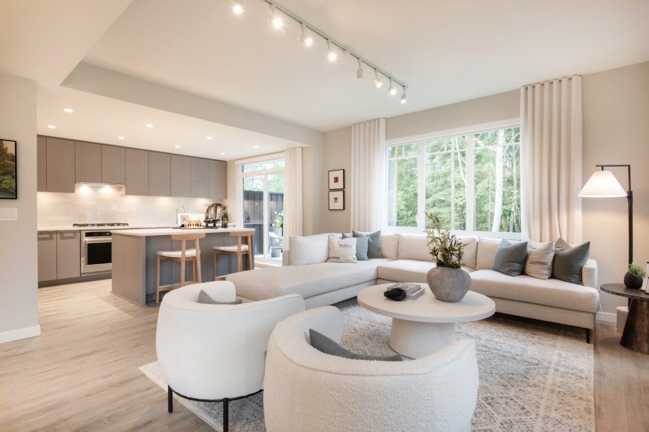 176 1330 WELLON STREET, R3072454, BC,