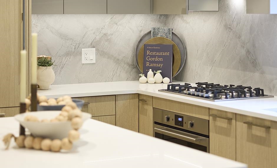 2701 5860 OLIVE AVENUE, R3072519, BC,