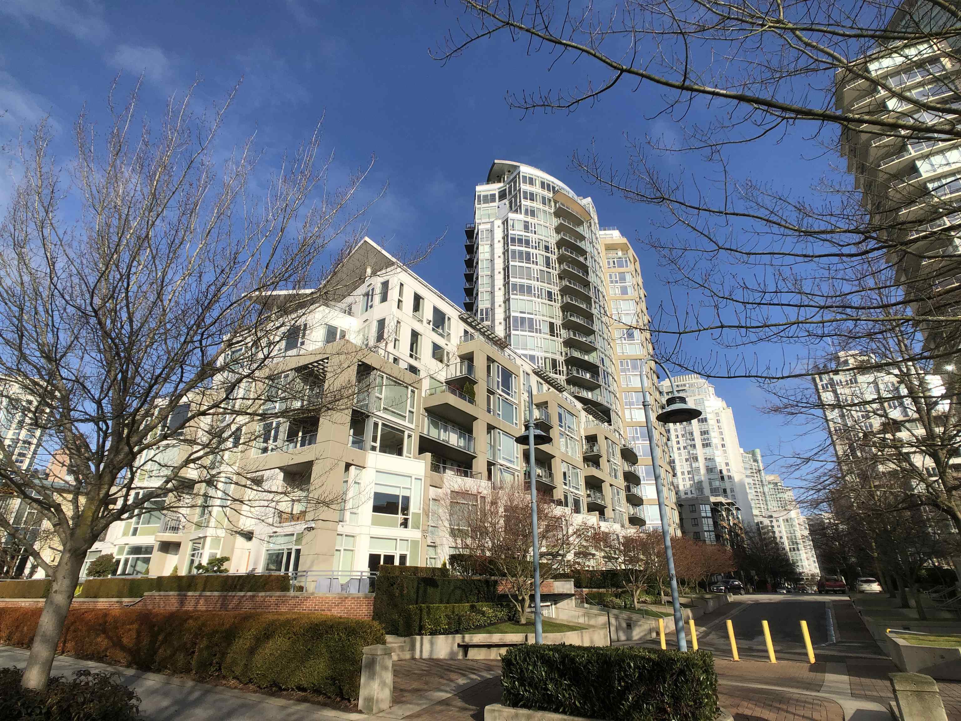 1901 1383 MARINASIDE CRESCENT, R3072586, BC,