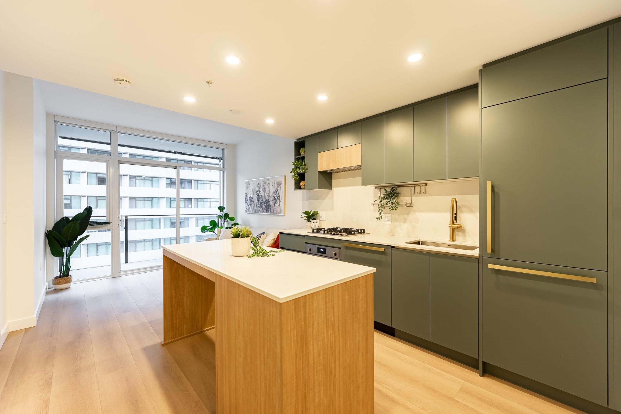 1110 13573 98A AVENUE, R3072601, BC,